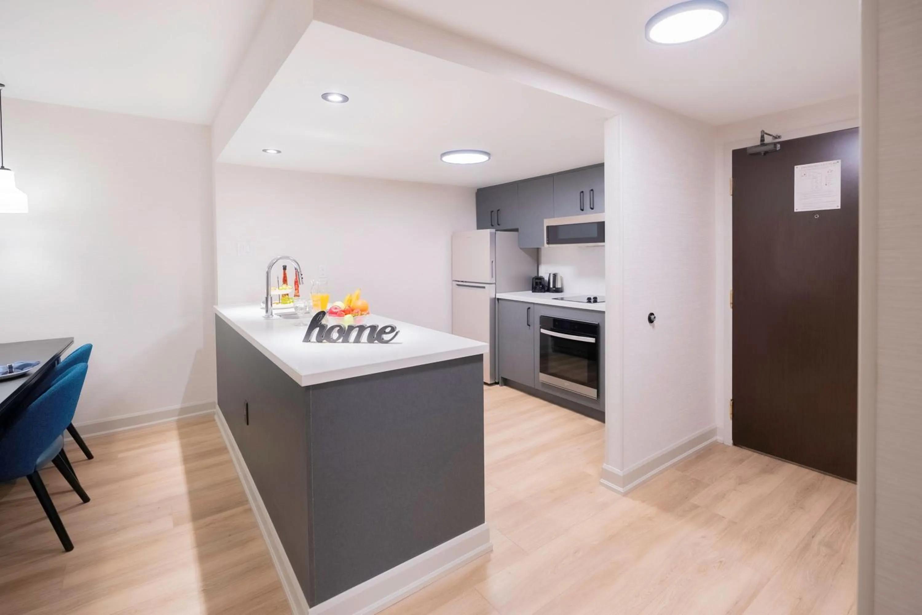 dishwasher in Les Suites Hotel Ottawa