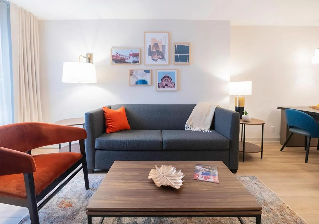 Living room in Les Suites Hotel Ottawa