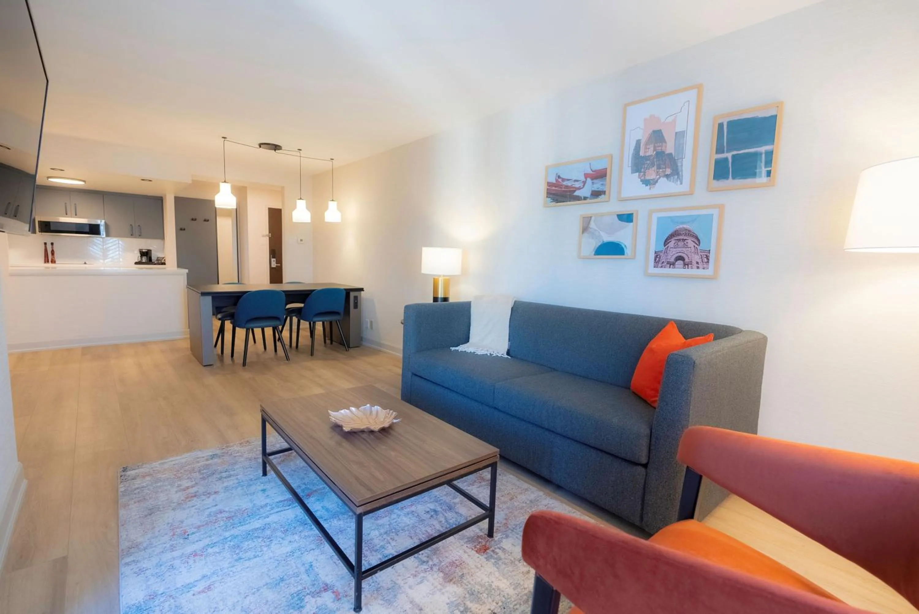 Living room in Les Suites Hotel Ottawa