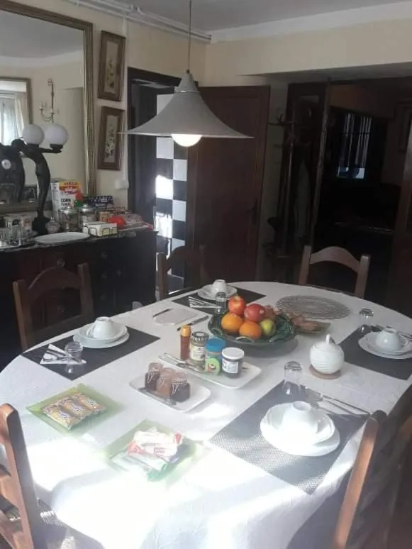 Breakfast in Sunset House Chambres de Hotes