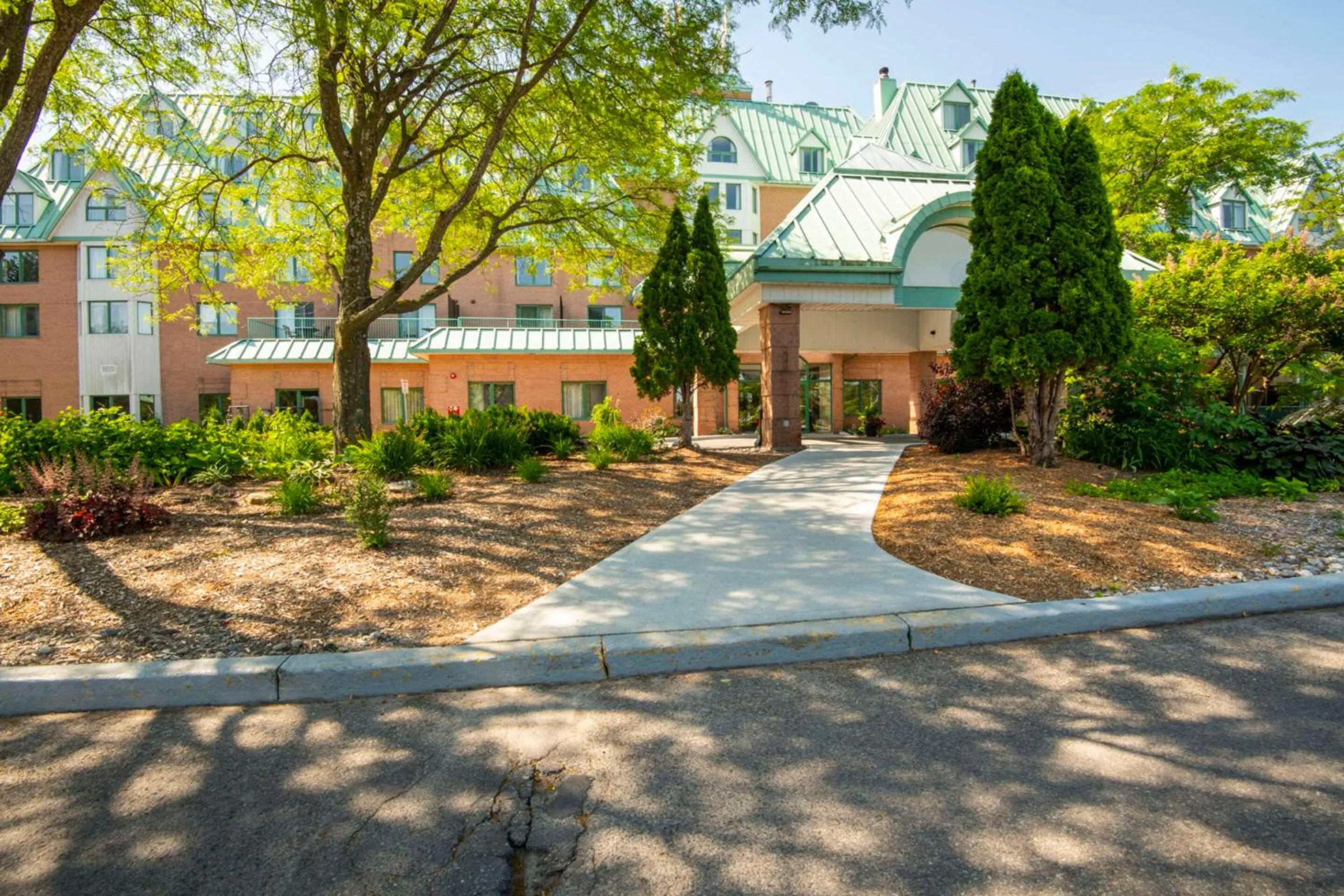 Property building in Chateau Cartier Hotel & Resort, an Ascend Collection Resort