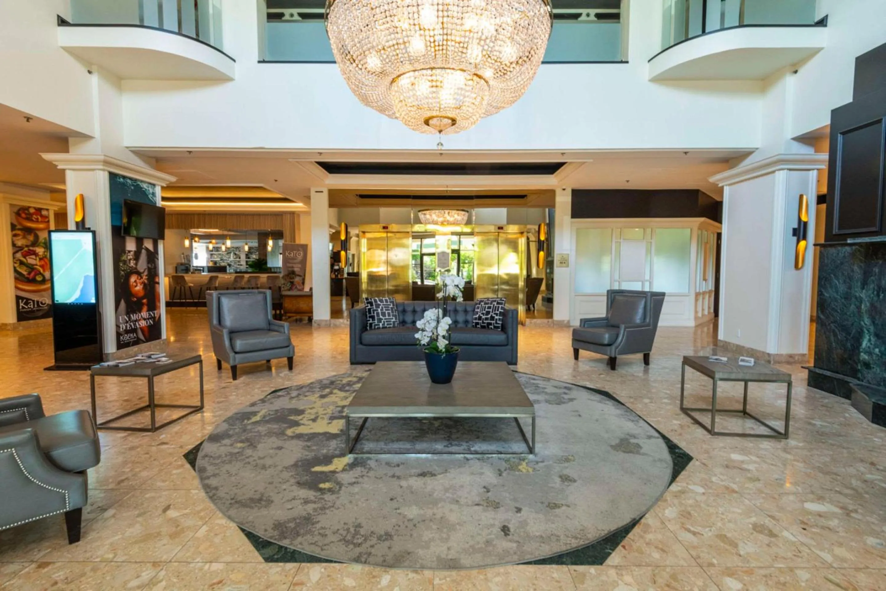 Lobby or reception in Chateau Cartier Hotel & Resort, an Ascend Collection Resort