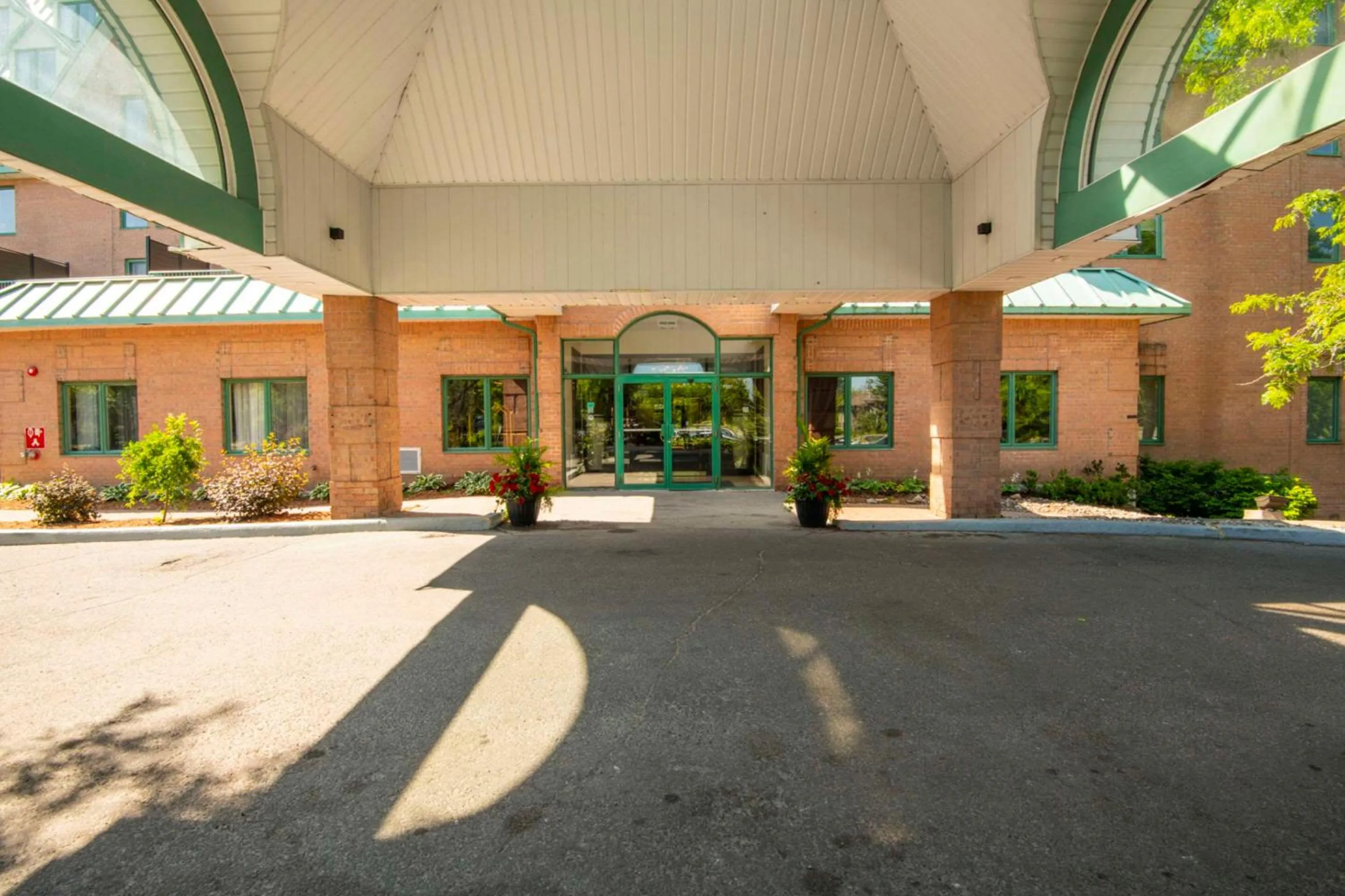 Property building in Chateau Cartier Hotel & Resort, an Ascend Collection Resort