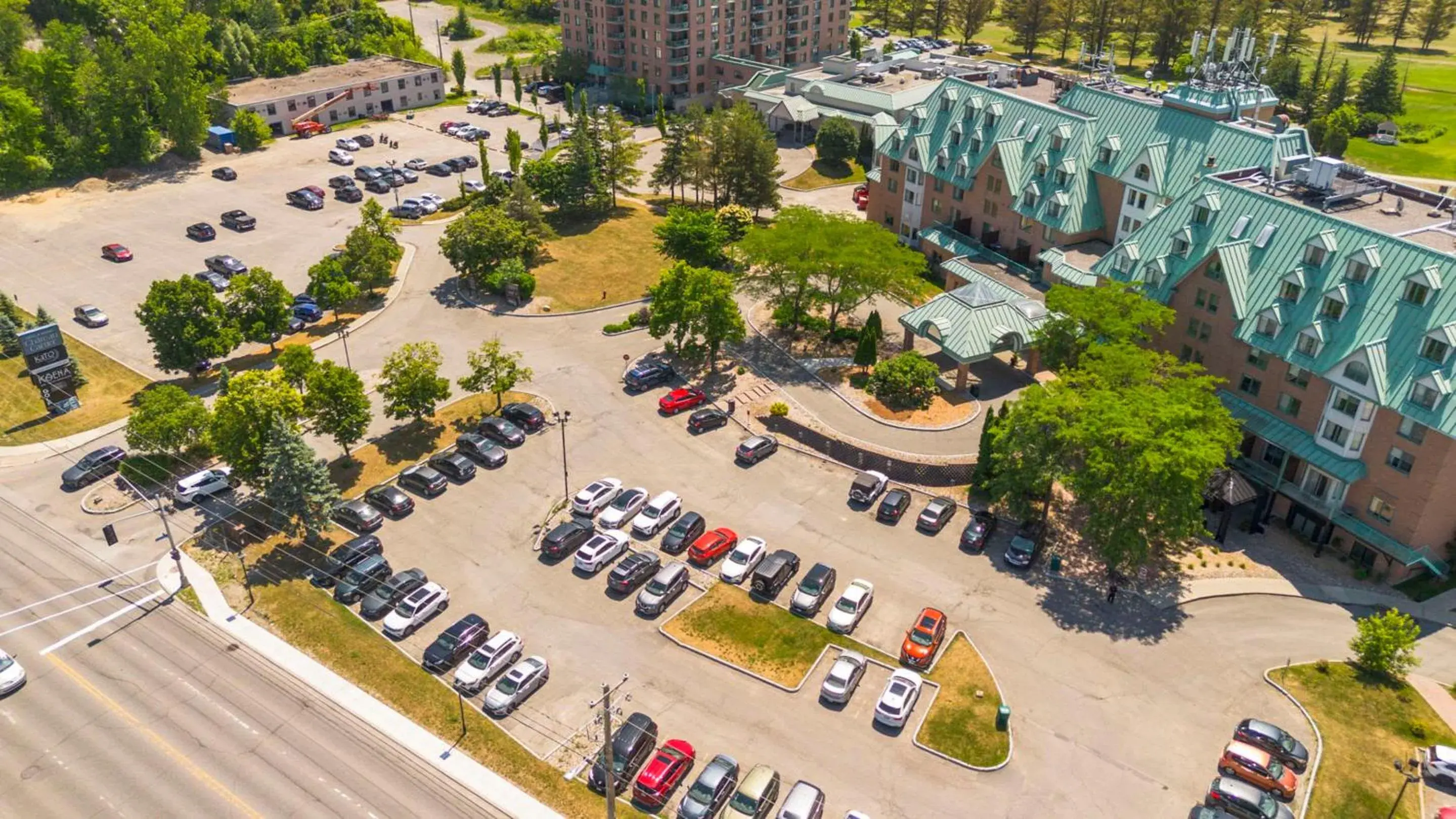 Property building in Chateau Cartier Hotel & Resort, an Ascend Collection Resort Property building in Chateau Cartier Hotel & Resort, an Ascend Collection Resort