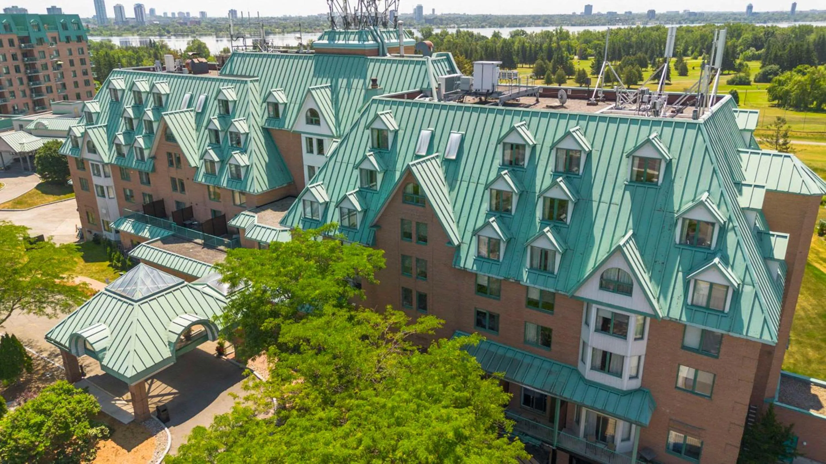 Property building in Chateau Cartier Hotel & Resort, an Ascend Collection Resort