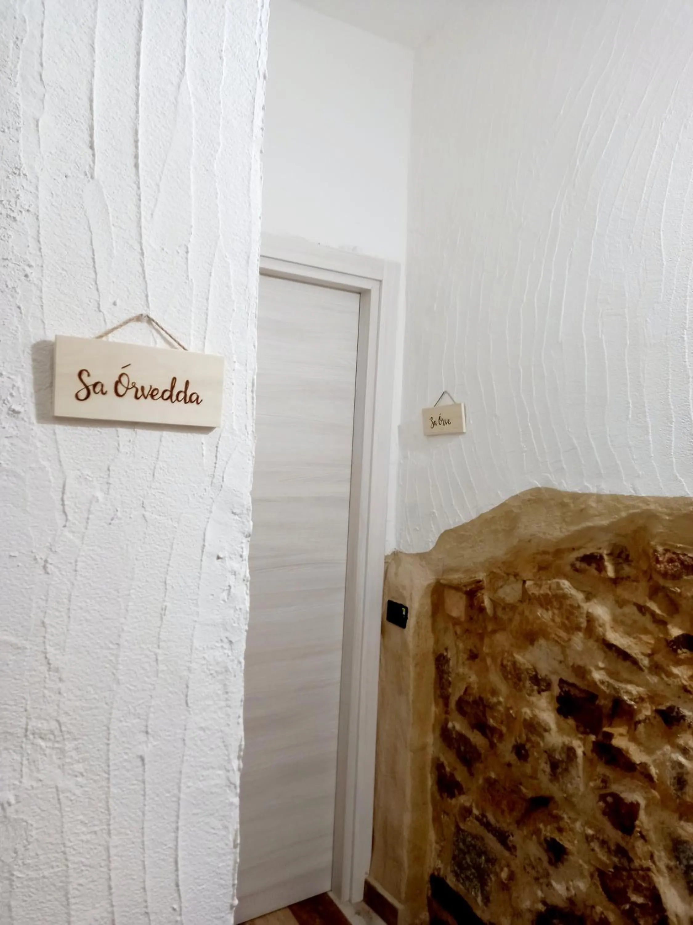 B&B Santu Giuvanni "Un tuffo nel passato Fonnese"