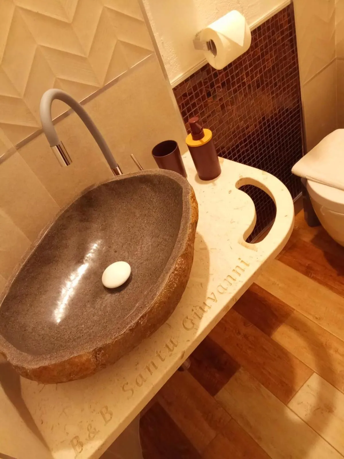 Bathroom in B&B Santu Giuvanni "Un tuffo nel passato Fonnese"