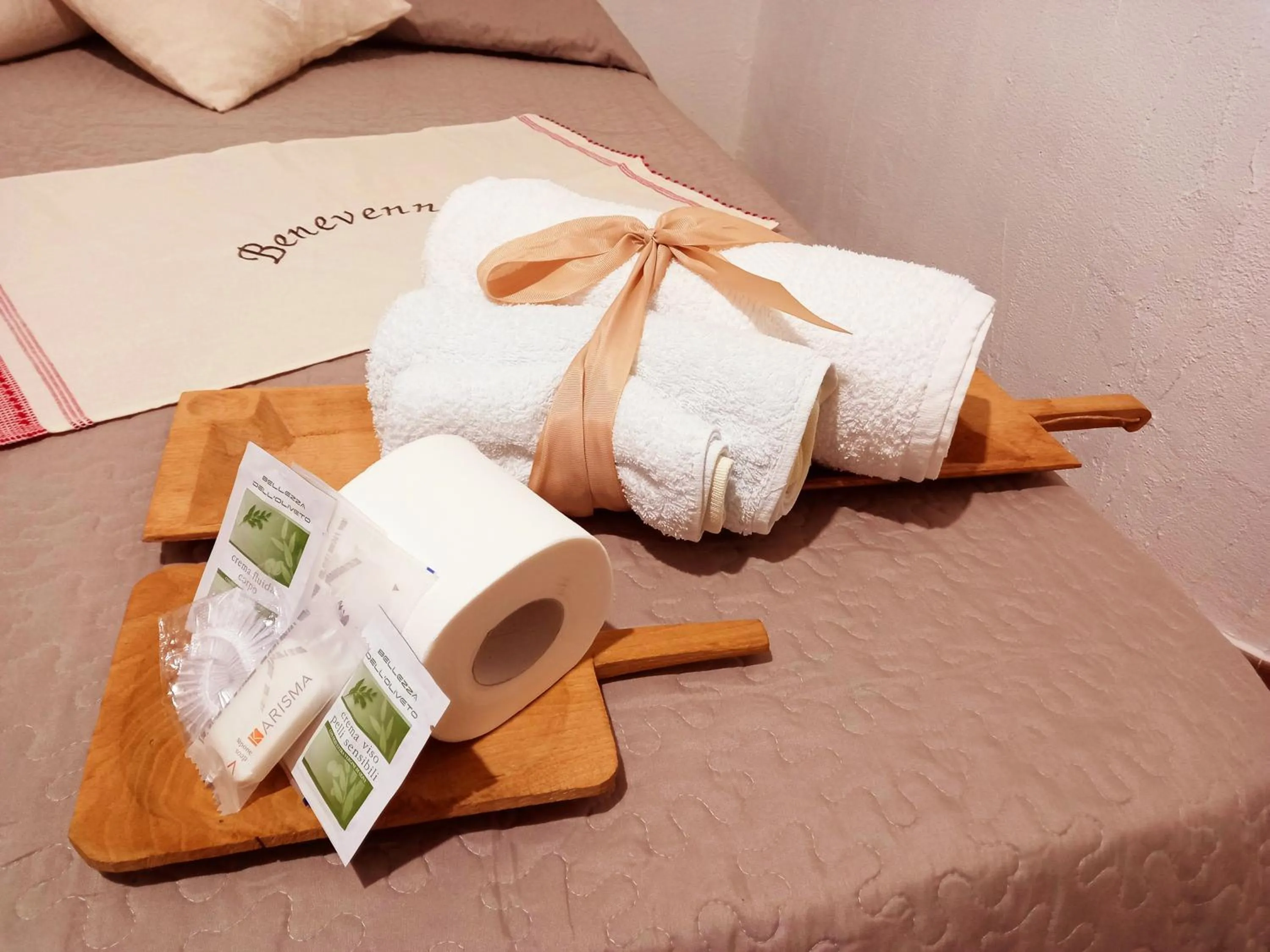 Bed in B&B Santu Giuvanni "Un tuffo nel passato Fonnese"