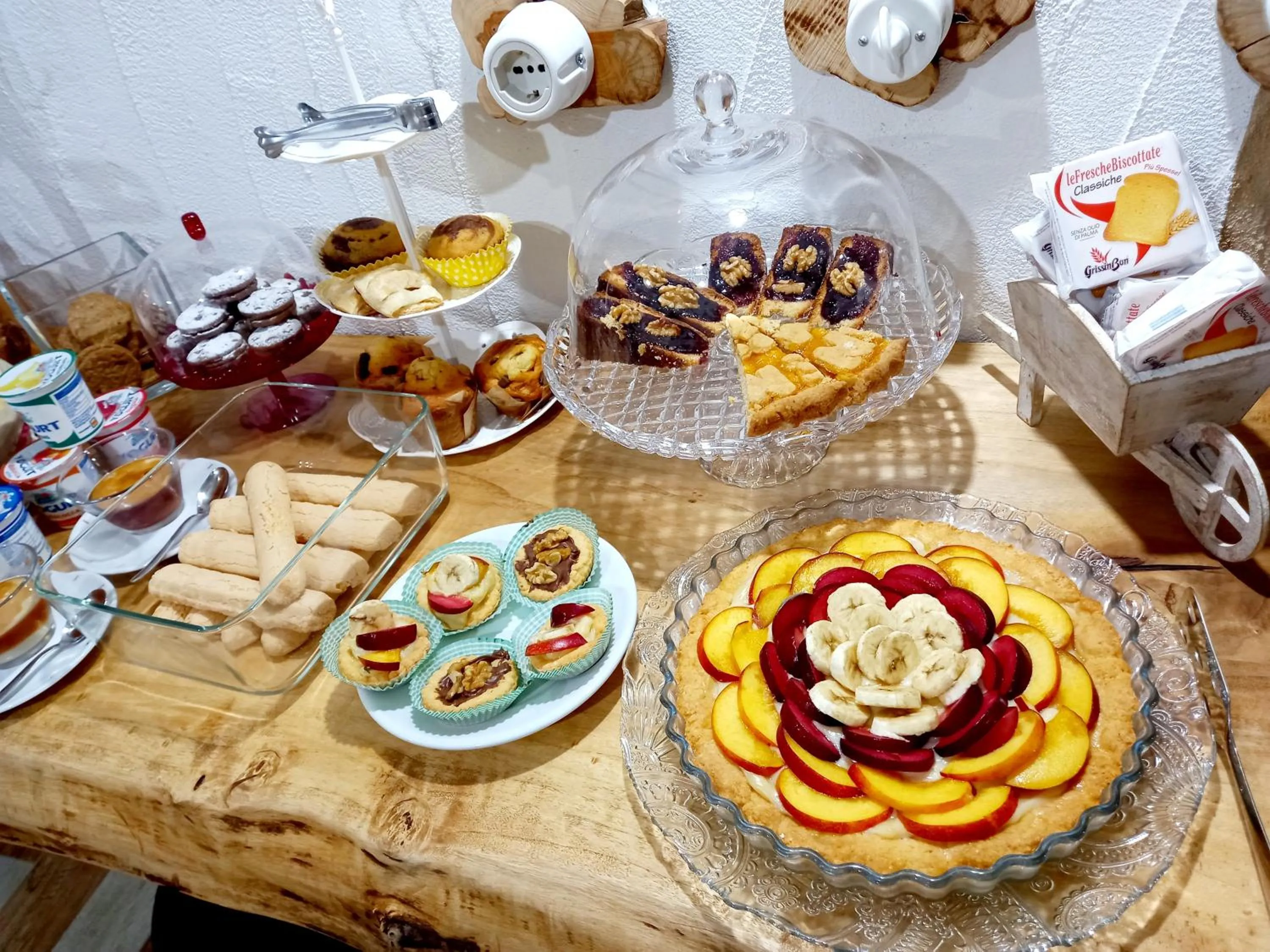 Continental breakfast in B&B Santu Giuvanni "Un tuffo nel passato Fonnese"