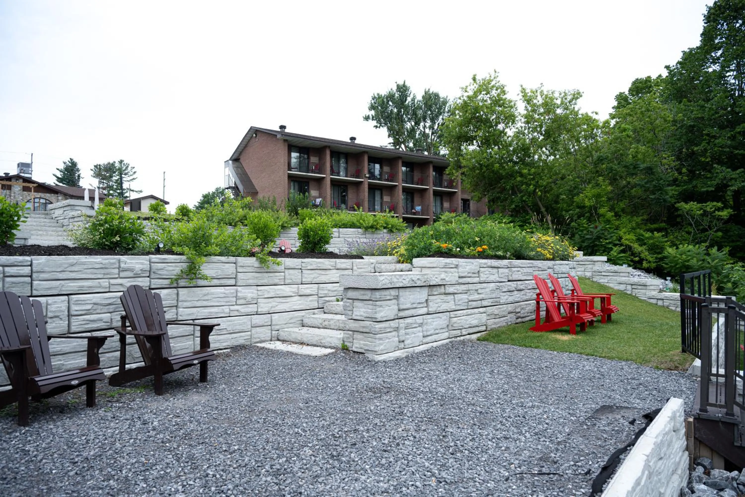 Seating area in Ramada by Wyndham Ottawa On The Rideau