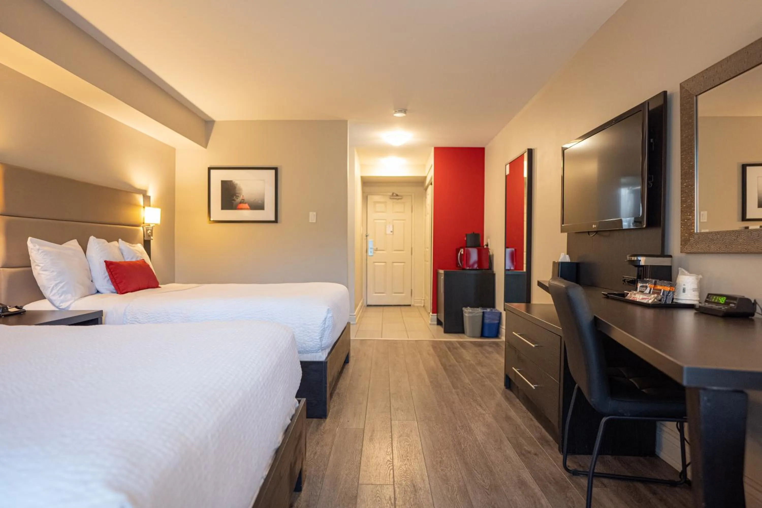 Bedroom, Bed in Ramada by Wyndham Ottawa On The Rideau