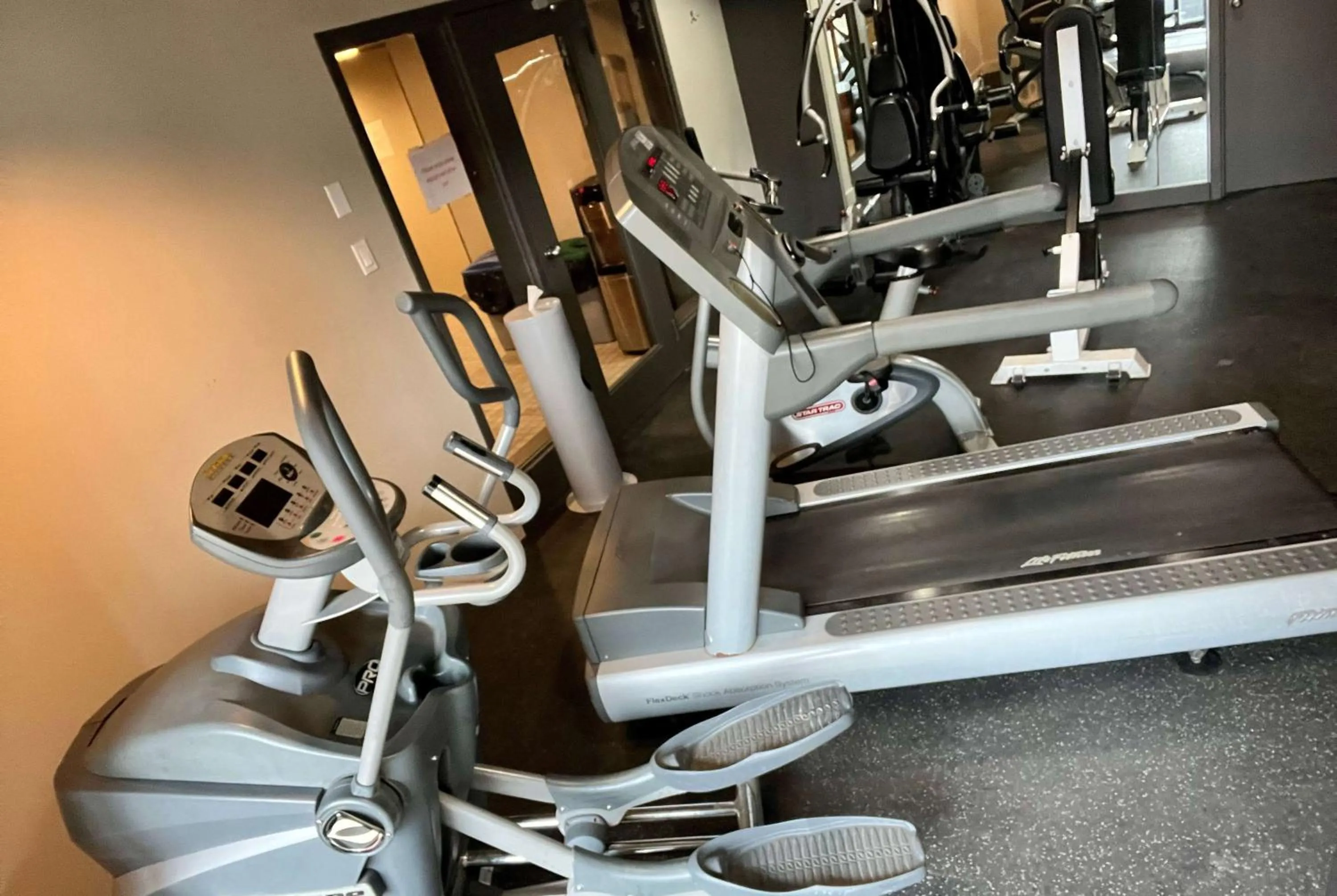 Fitness centre/facilities in Ramada by Wyndham Ottawa On The Rideau