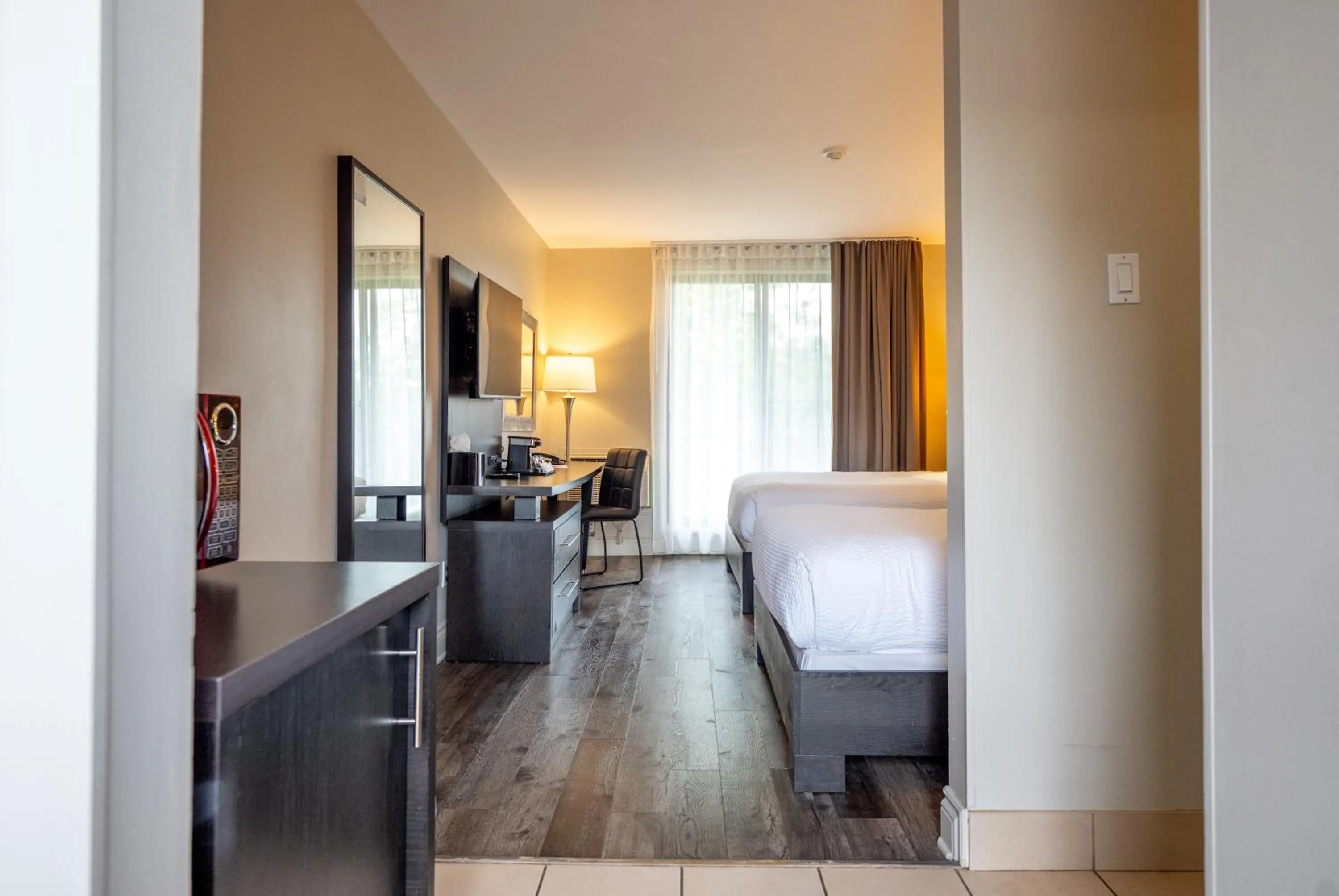 Bedroom, Bed in Ramada by Wyndham Ottawa On The Rideau