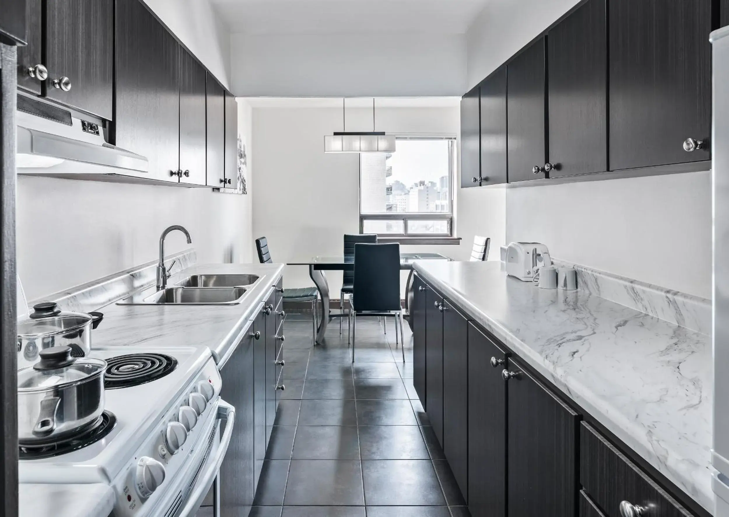 Executive King Suite with One King Bed in Ottawa Embassy Hotel & Suites Executive King Suite with One King Bed in Ottawa Embassy Hotel & Suites