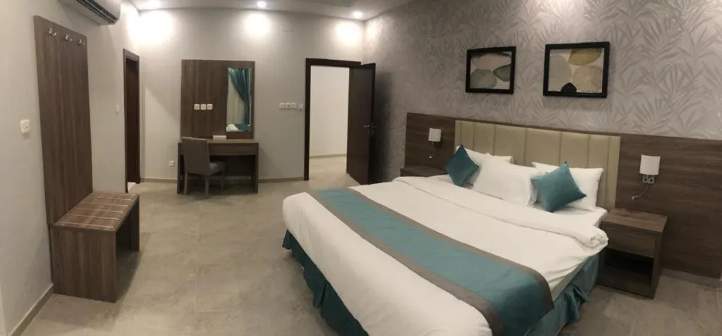 Photo of the whole room, Bed in Al-Haramain Family Apartments