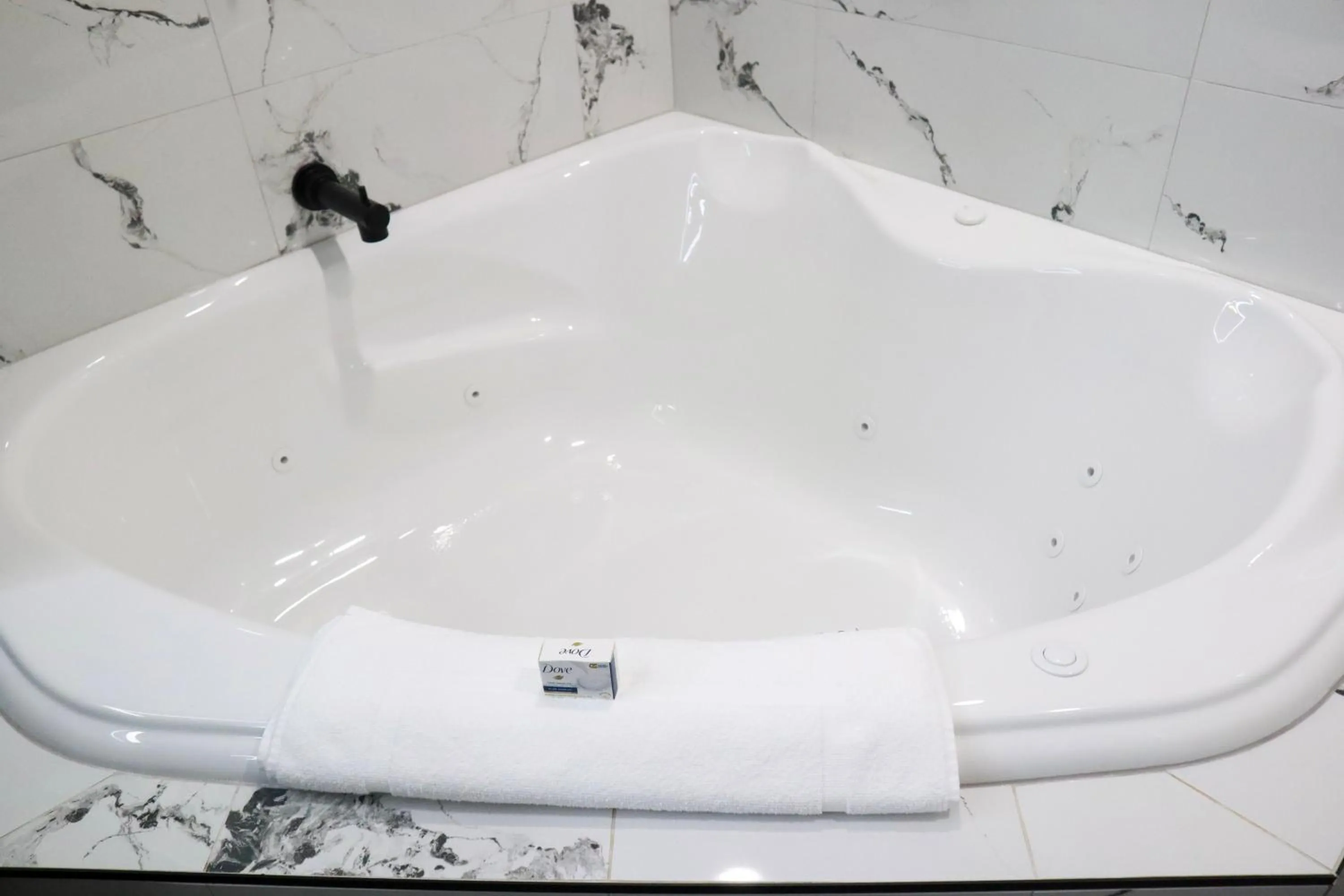 Hot Tub in Ramada Plaza by Wyndham Gatineau/Manoir du Casino