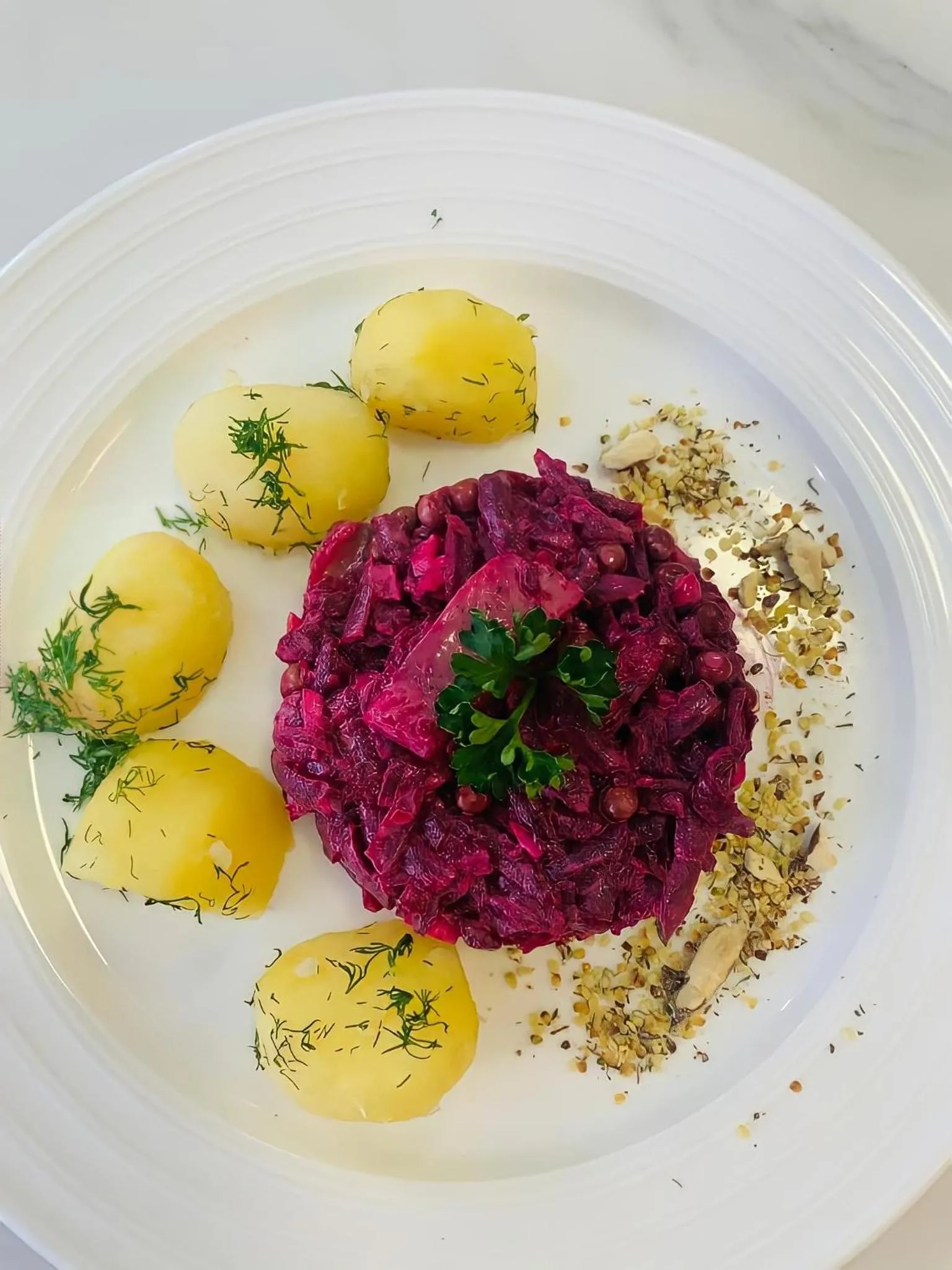 Restaurant/places to eat in AVE MEDICA Apartments & SPA