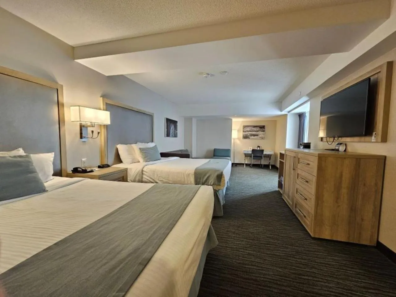 Photo of the whole room, Bed in Vittoria Hotel & Suites