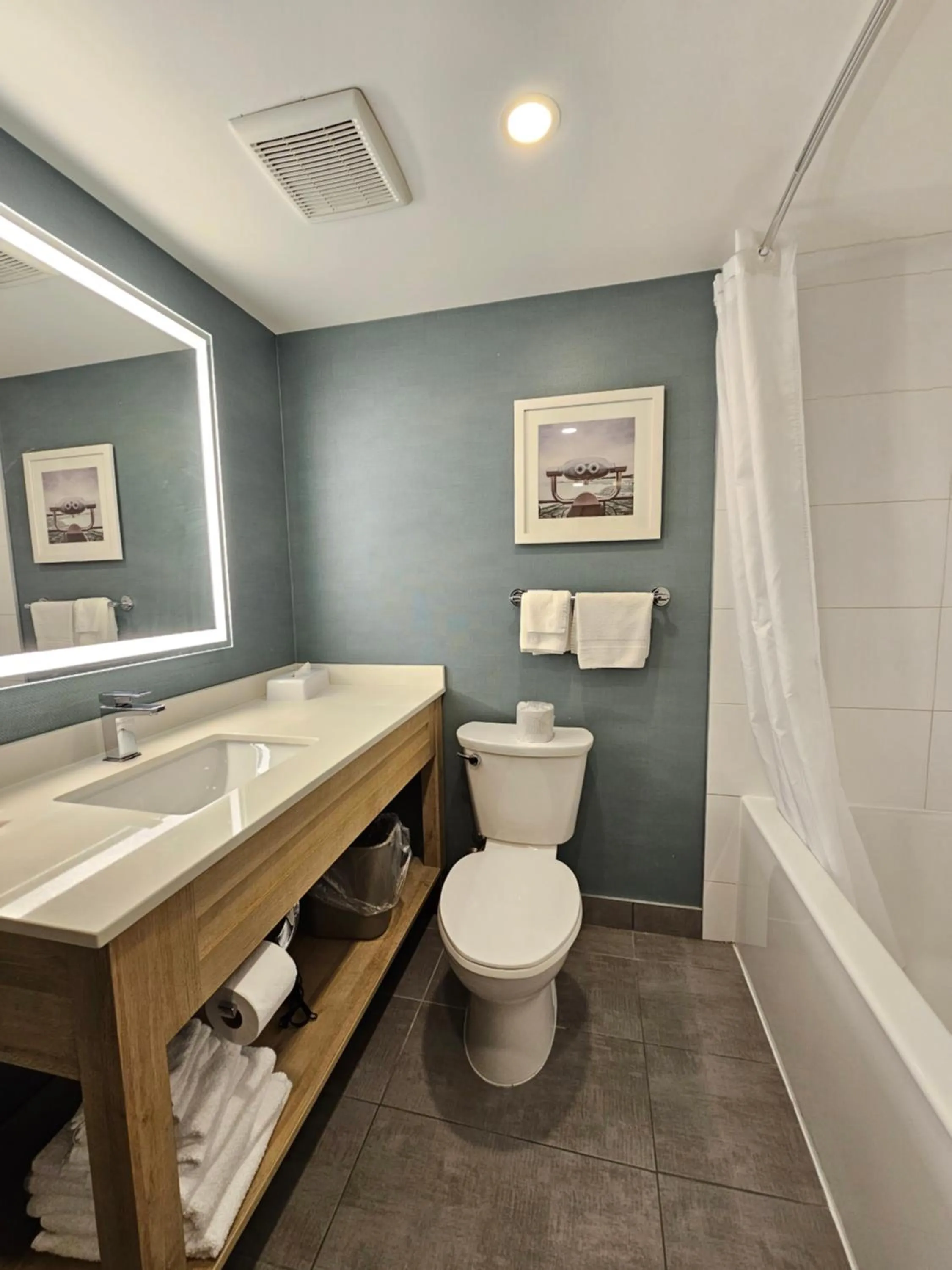 Bathroom in Vittoria Hotel & Suites