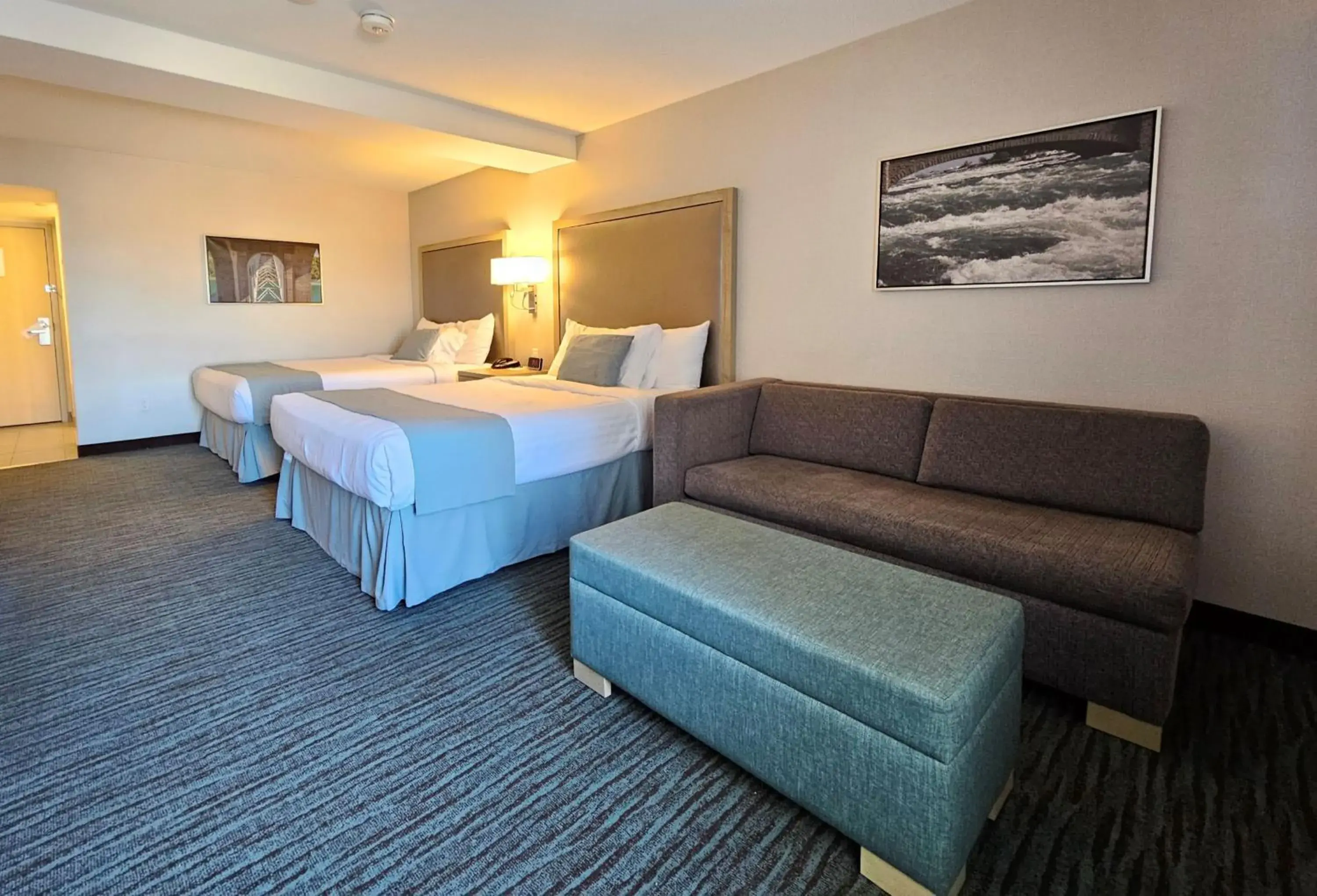 Cityview Deluxe Guest room, 2 Queen Beds & Sofa Bed in Vittoria Hotel & Suites Cityview Deluxe Guest room, 2 Queen Beds & Sofa Bed in Vittoria Hotel & Suites