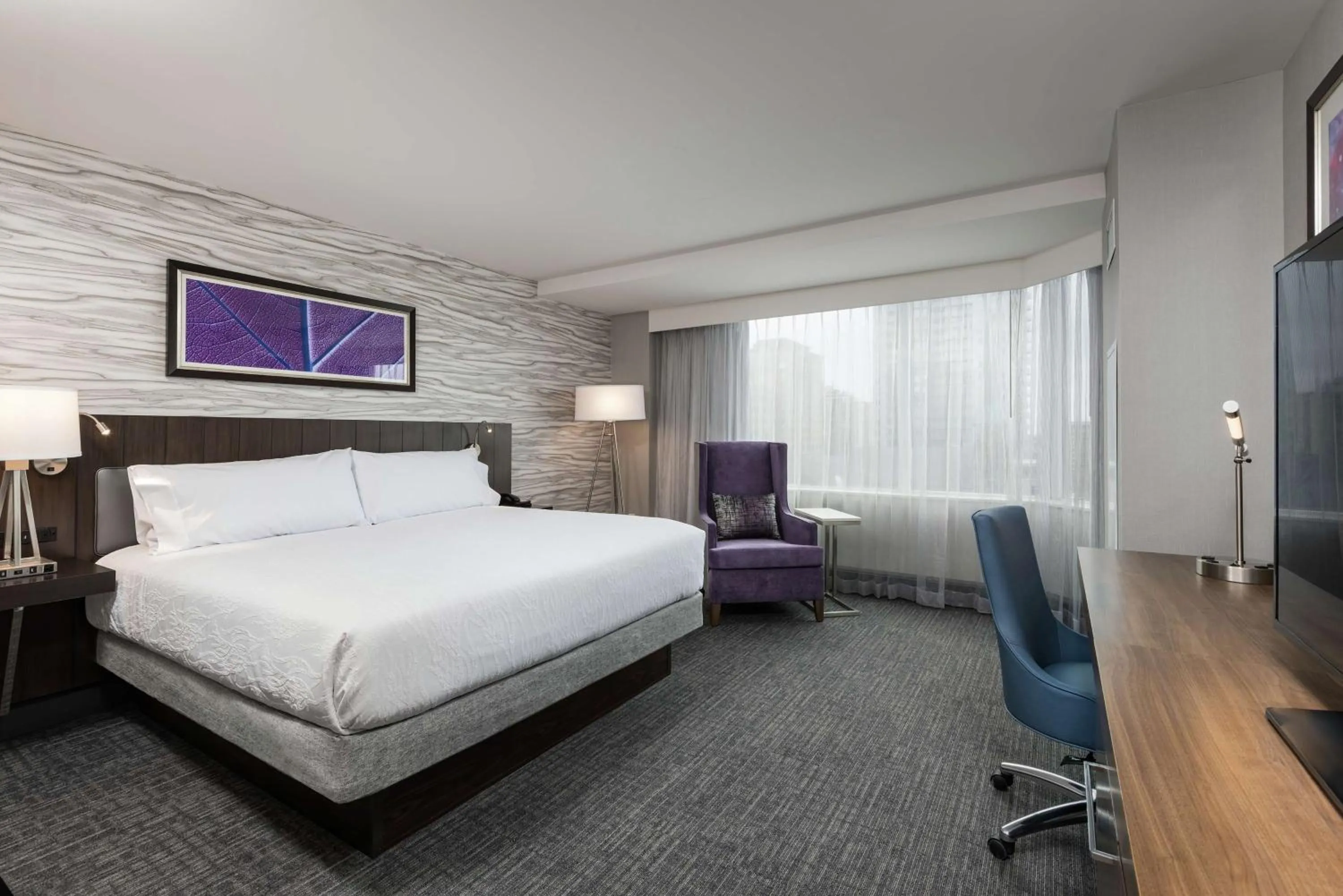 Bedroom, Bed in Hilton Garden Inn Ottawa Downtown