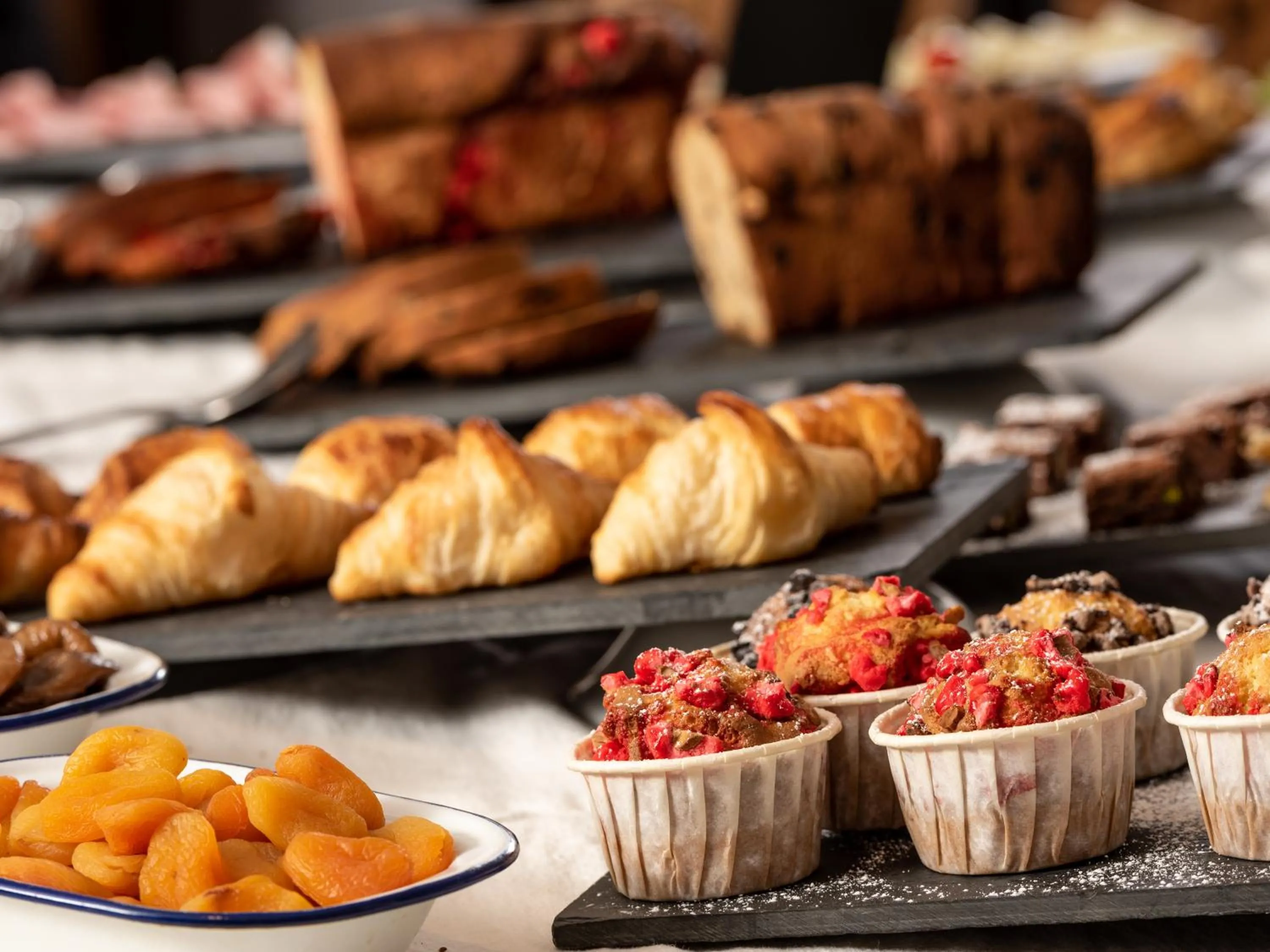Food and drinks in Hôtel Ski Lodge - Chambres & Appartements - Village Montana