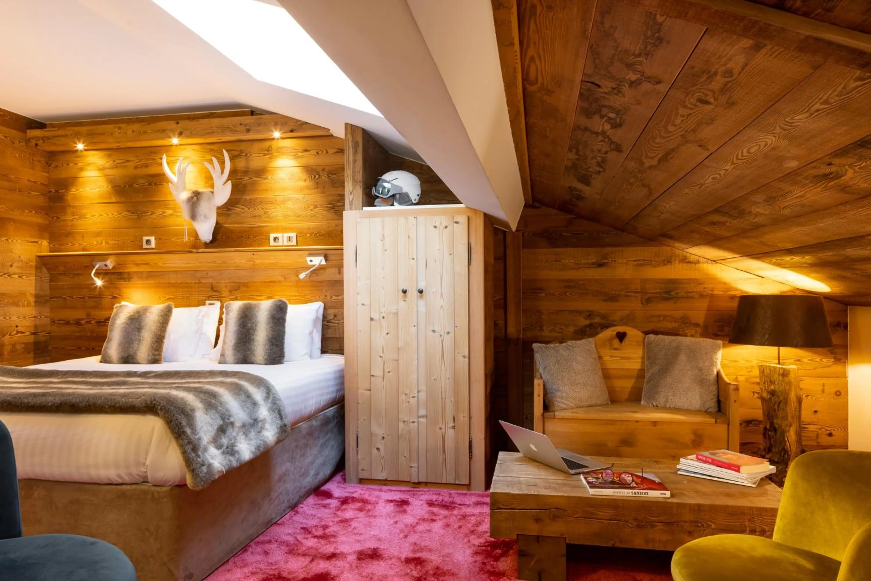 Photo of the whole room in Hôtel Ski Lodge - Chambres & Appartements - Village Montana