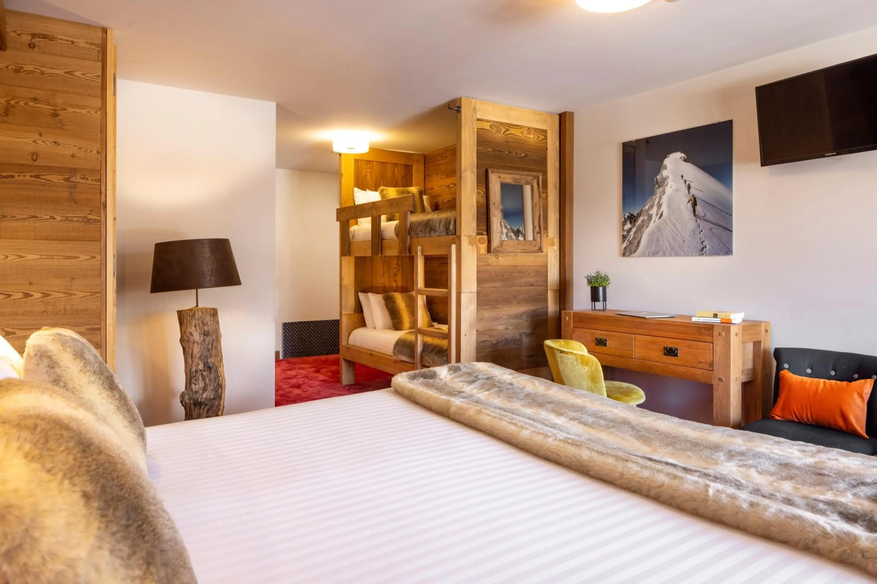 bunk bed in Hôtel Ski Lodge - Chambres & Appartements - Village Montana