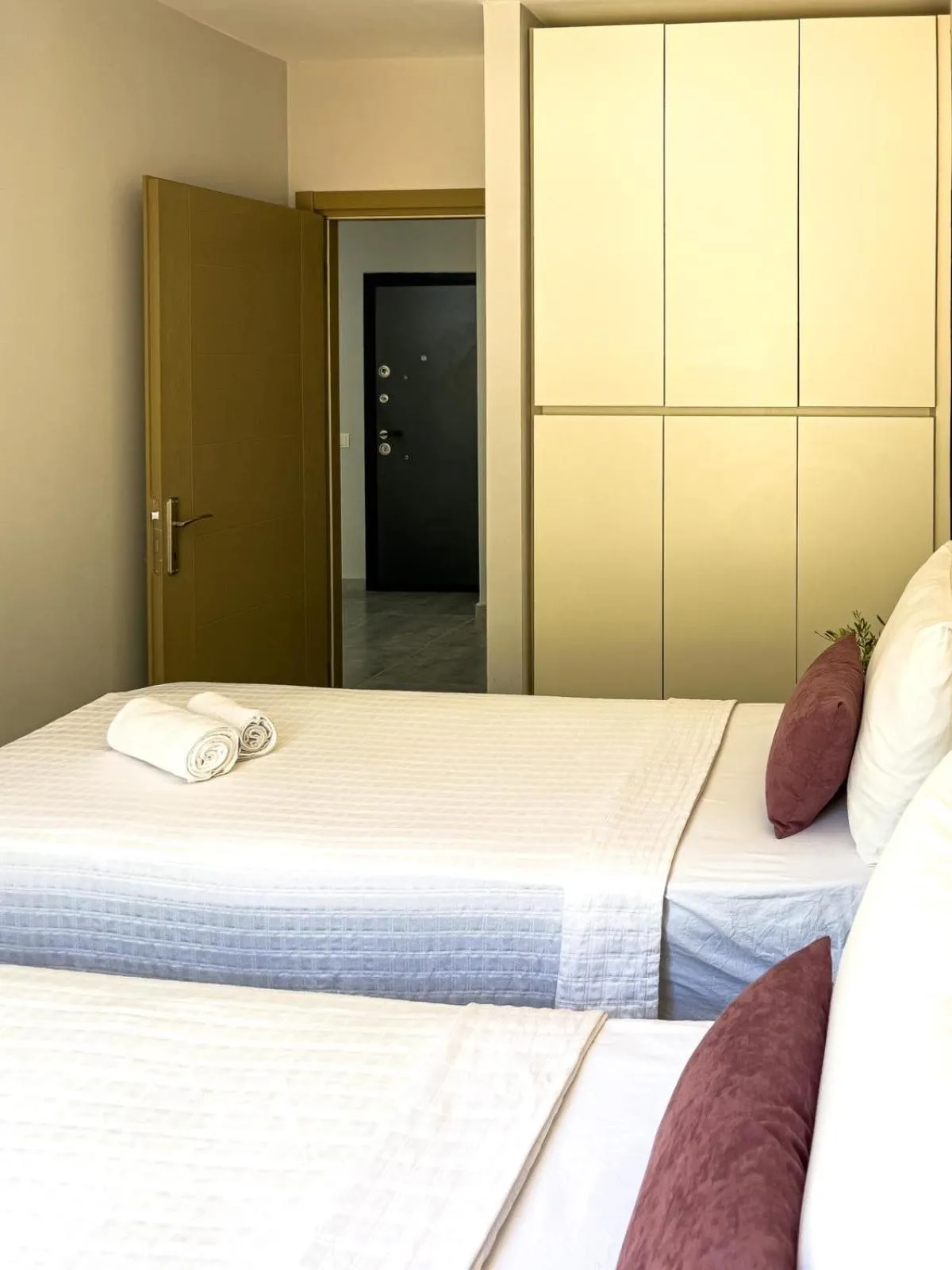 Photo of the whole room, Bed in Just Dream Suites