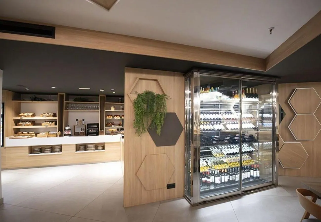 Restaurant/places to eat in MYND Adeje