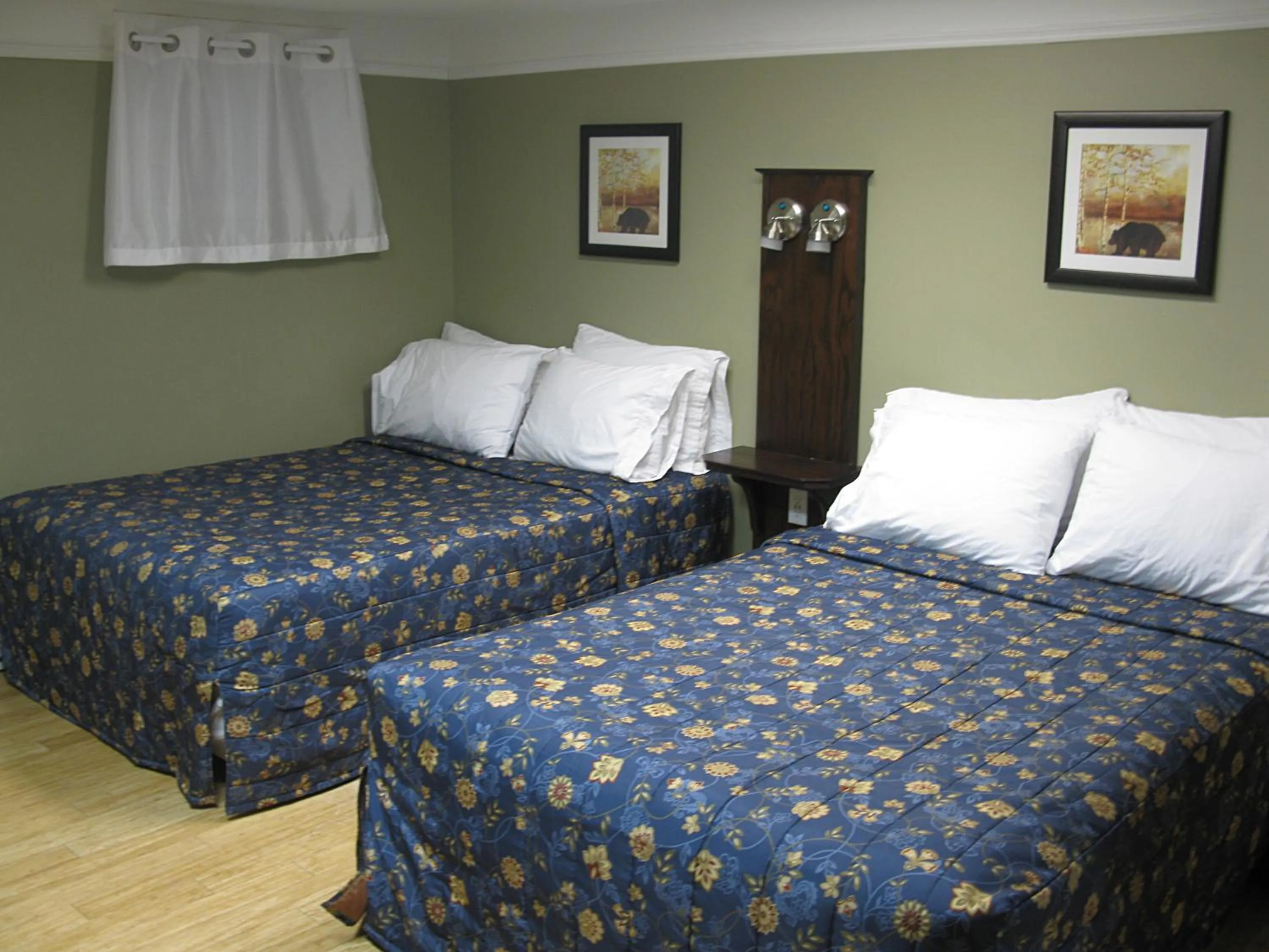 Bedroom in Hotel Auberge Michel Doyon