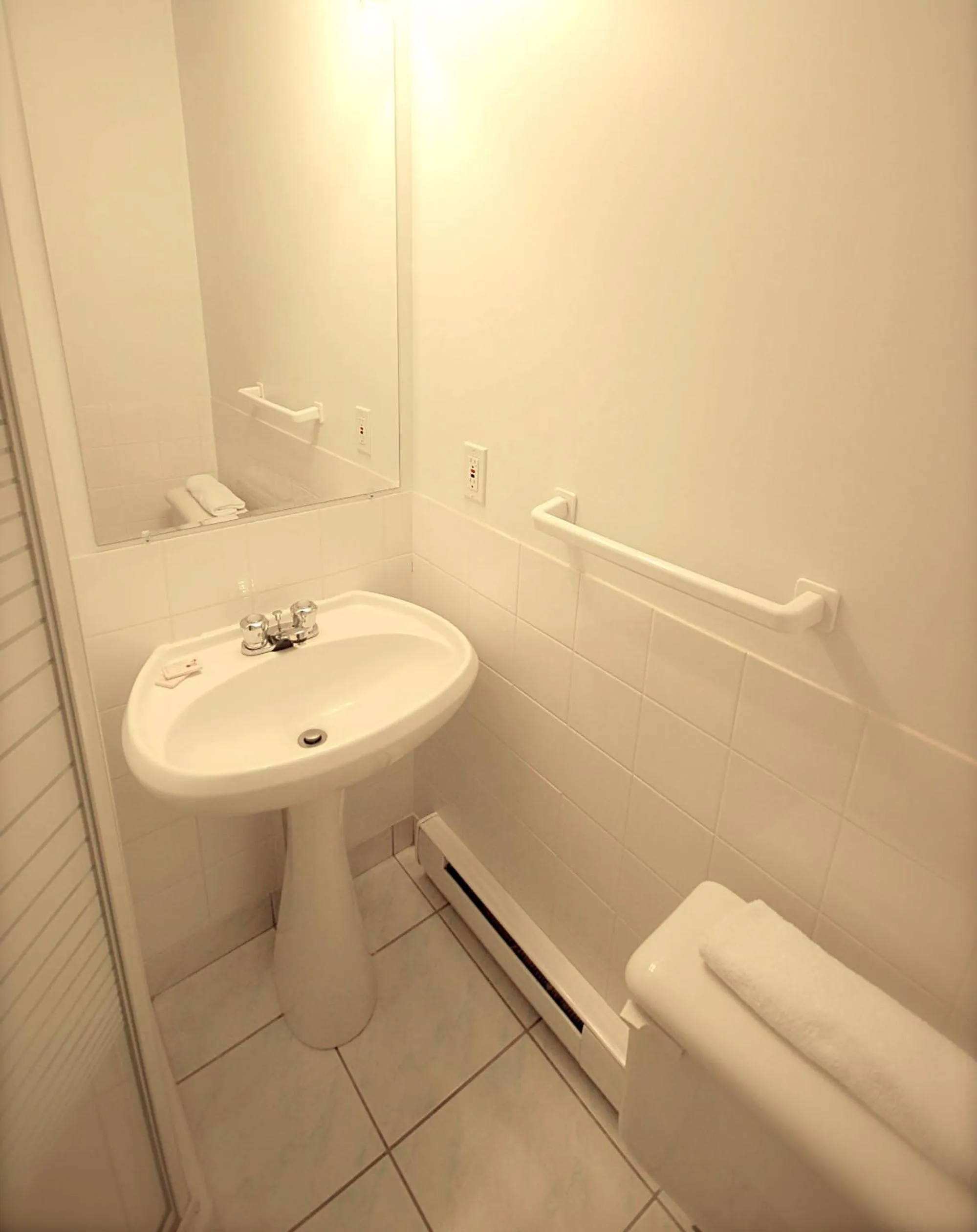 Bathroom in Hotel Auberge Michel Doyon