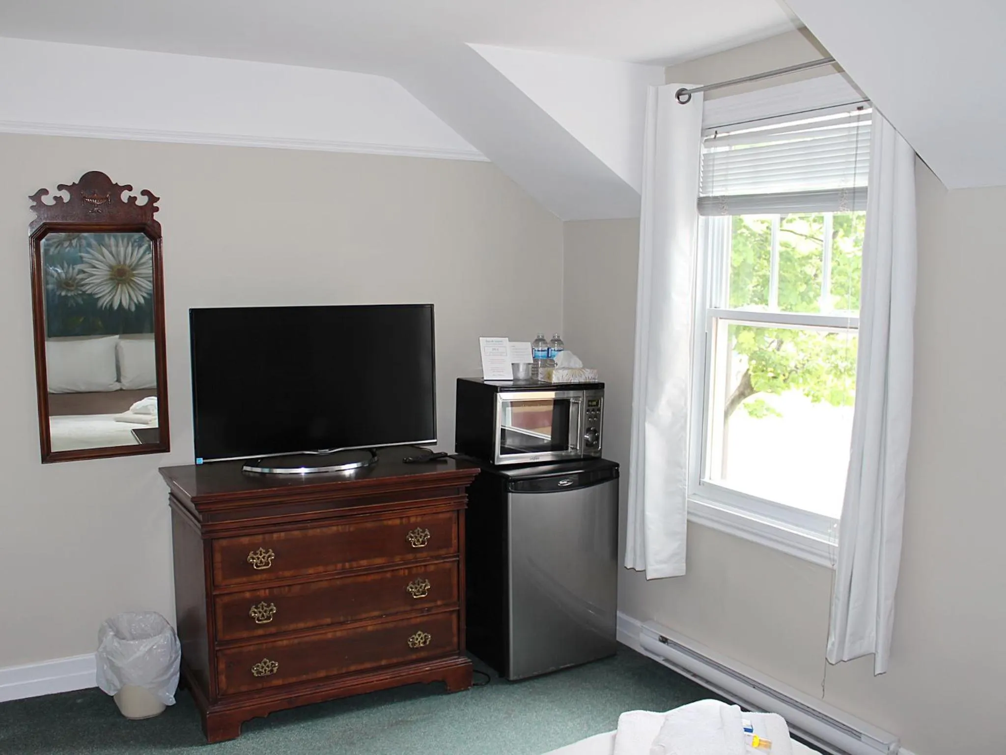 TV and multimedia in Hotel Auberge Michel Doyon