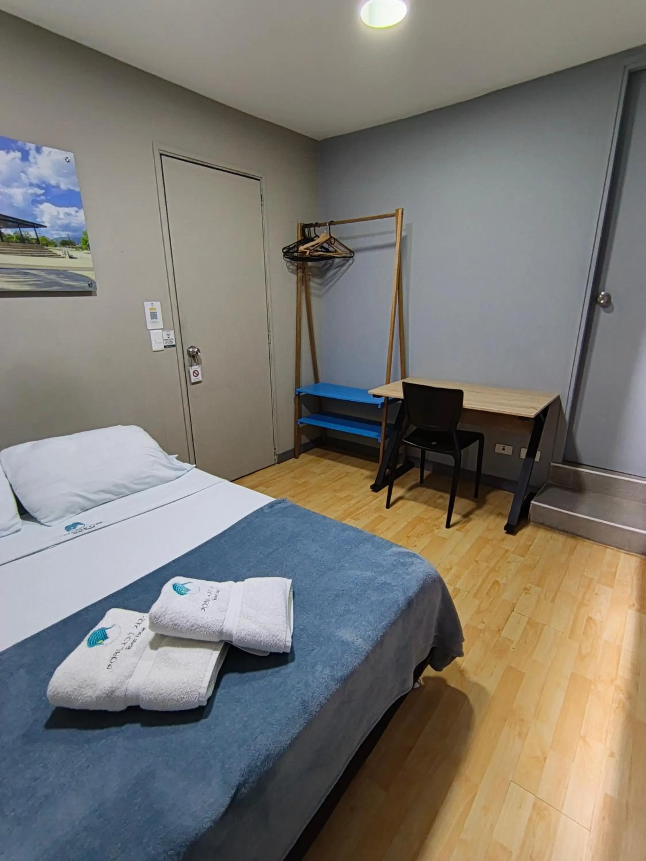 Bedroom, Bed in Poblado Park Guest House