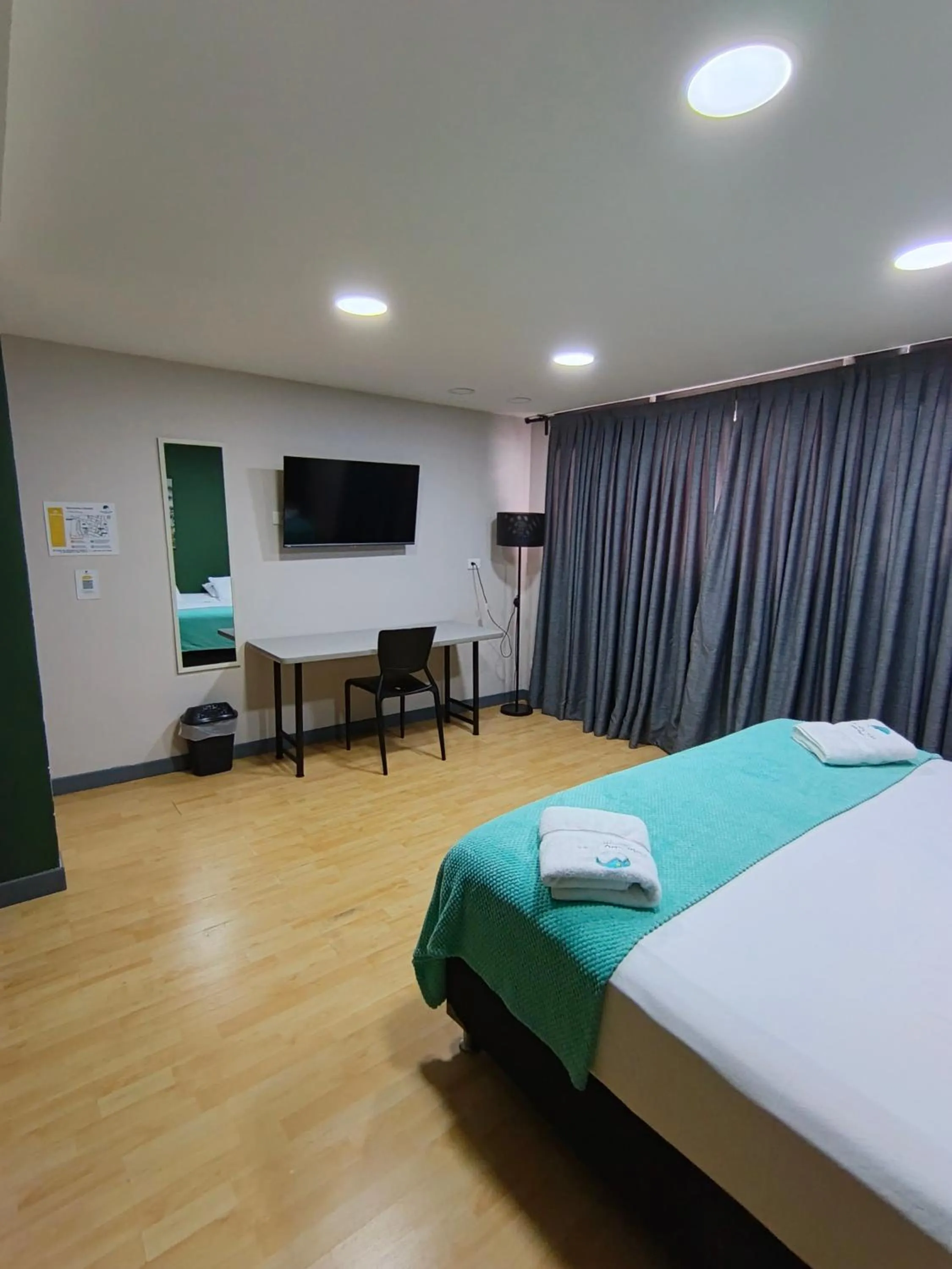 Bedroom, Bed in Poblado Park Guest House