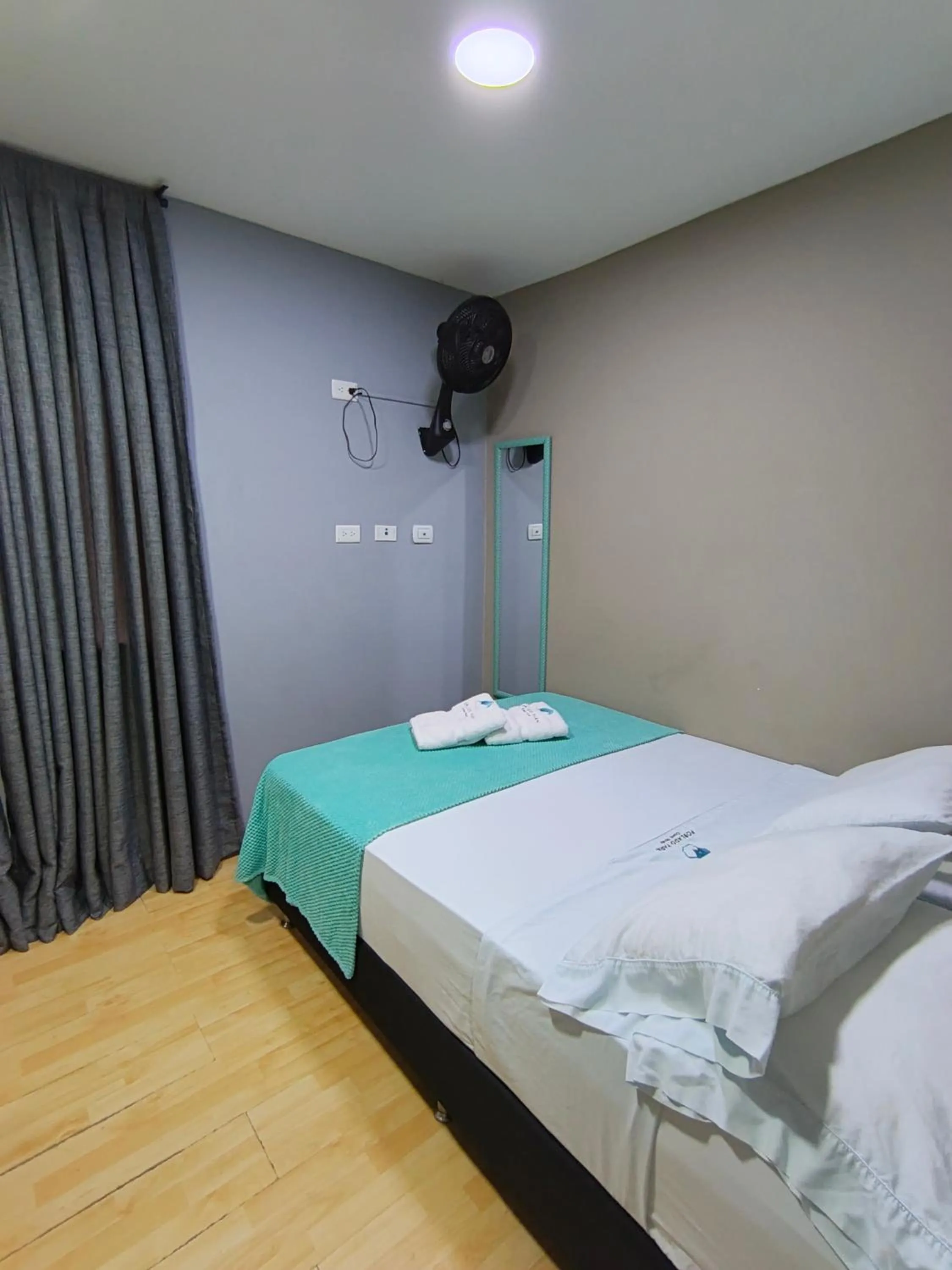 Bedroom, Bed in Poblado Park Guest House