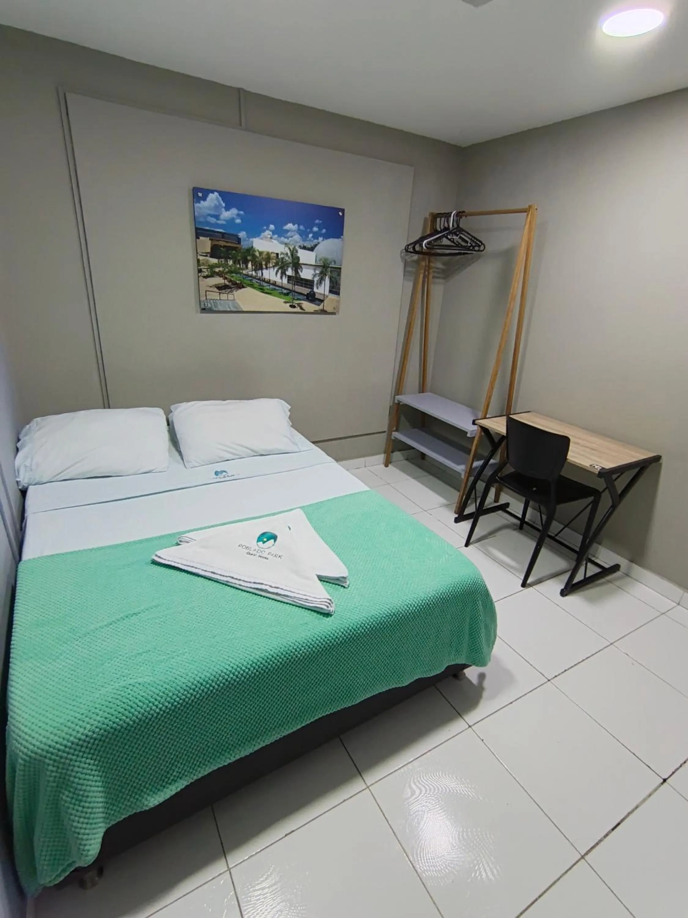 Bedroom, Bed in Poblado Park Guest House