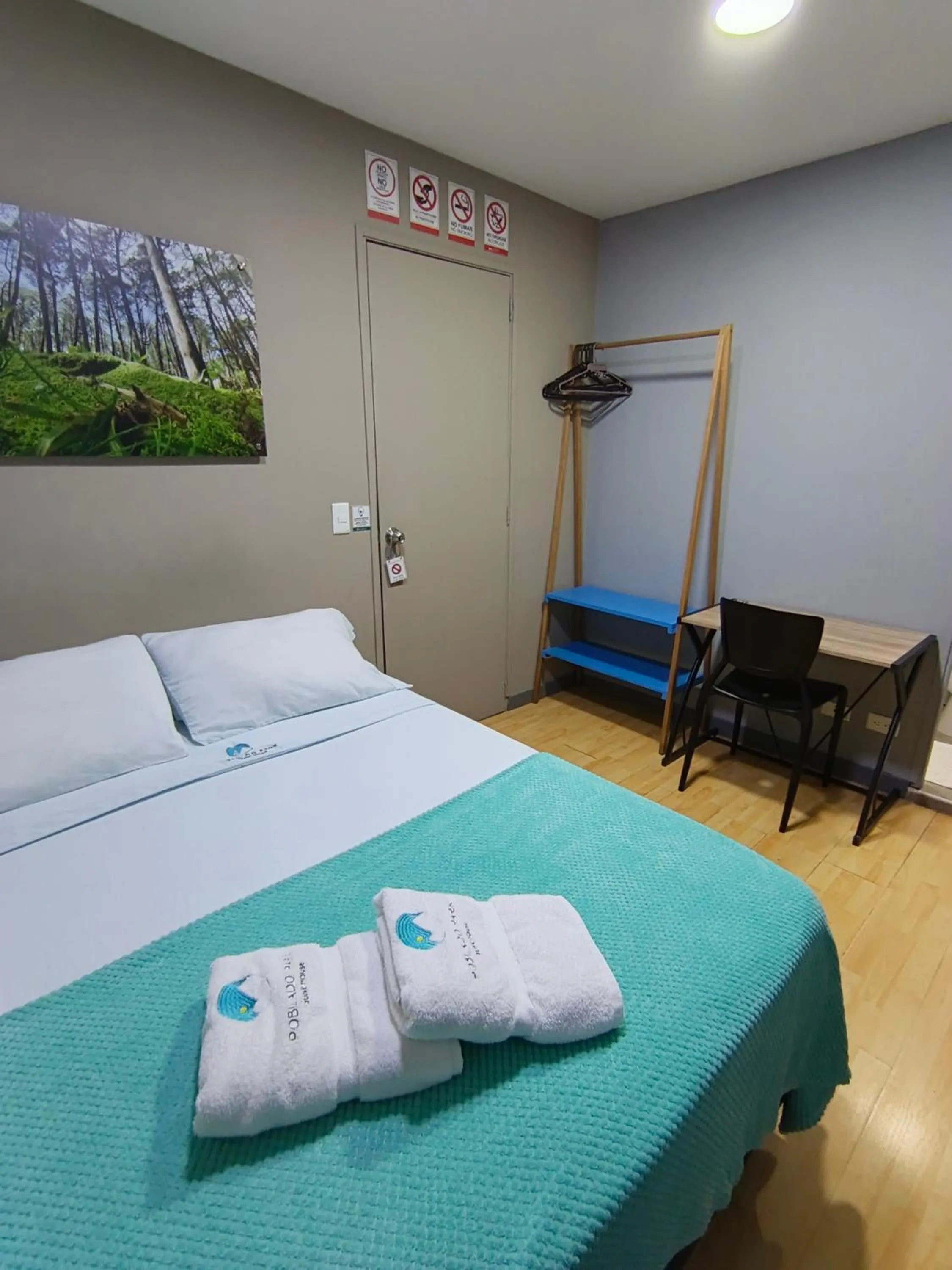 Bedroom, Bed in Poblado Park Guest House