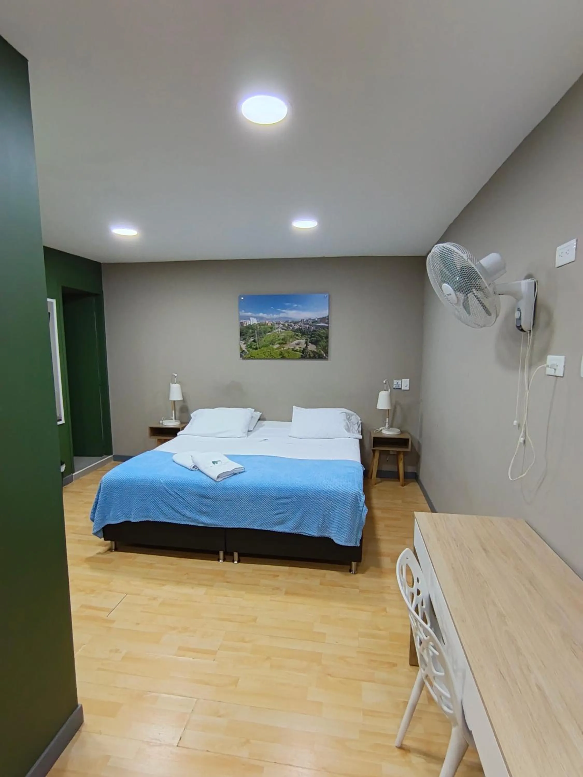 Bedroom, Bed in Poblado Park Guest House