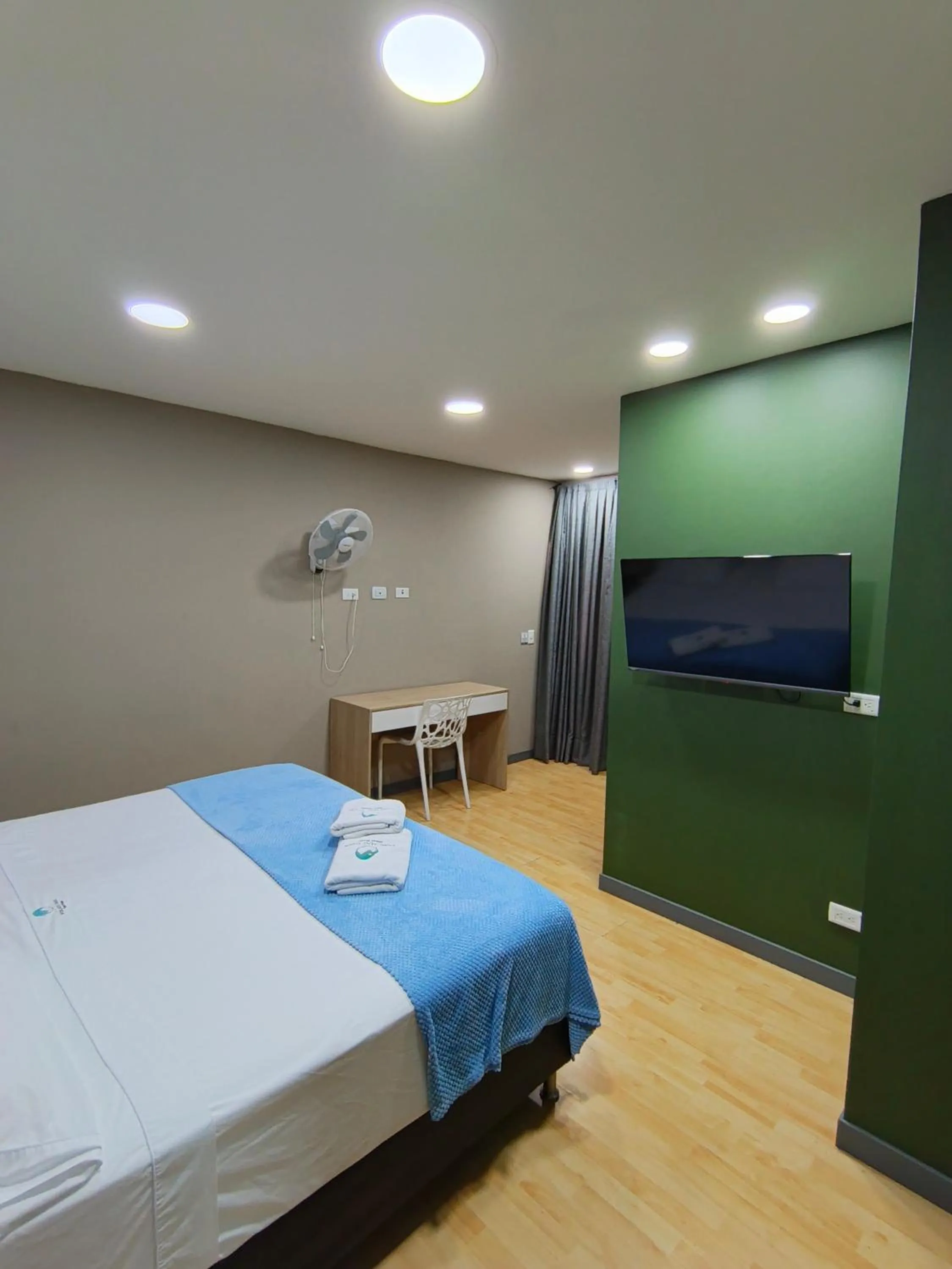 Bedroom, Bed in Poblado Park Guest House