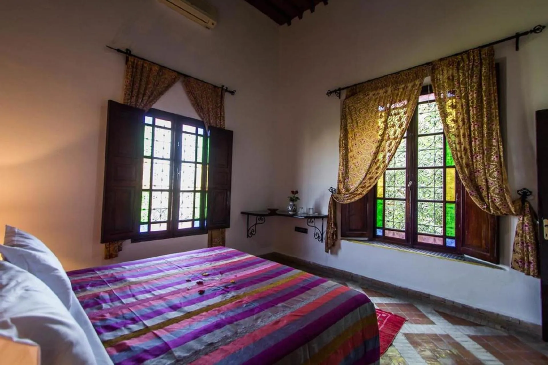 Photo of the whole room, Bed in Riad Pacha Palace