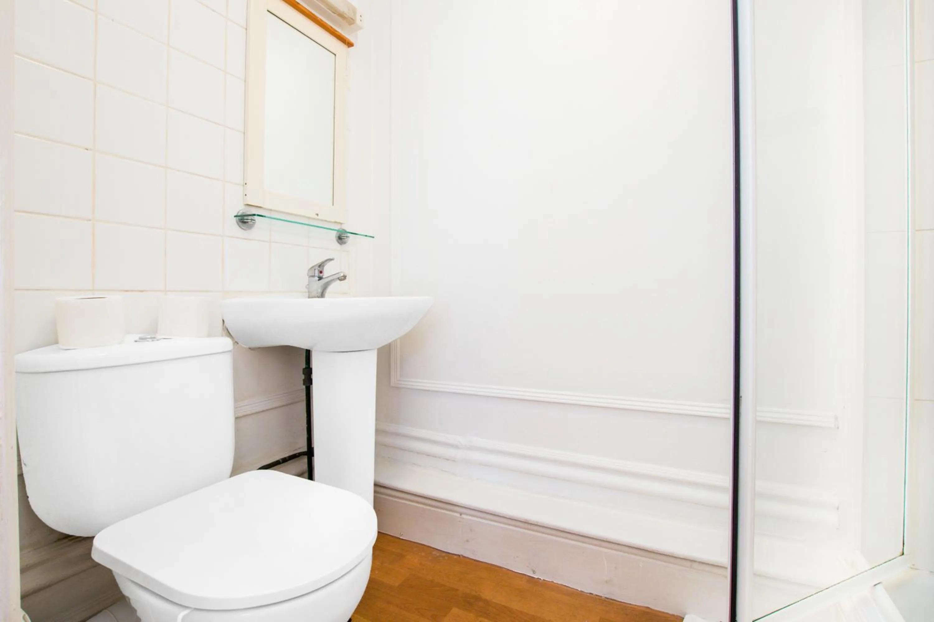 Bathroom in OYO The Lodge Bournemouth