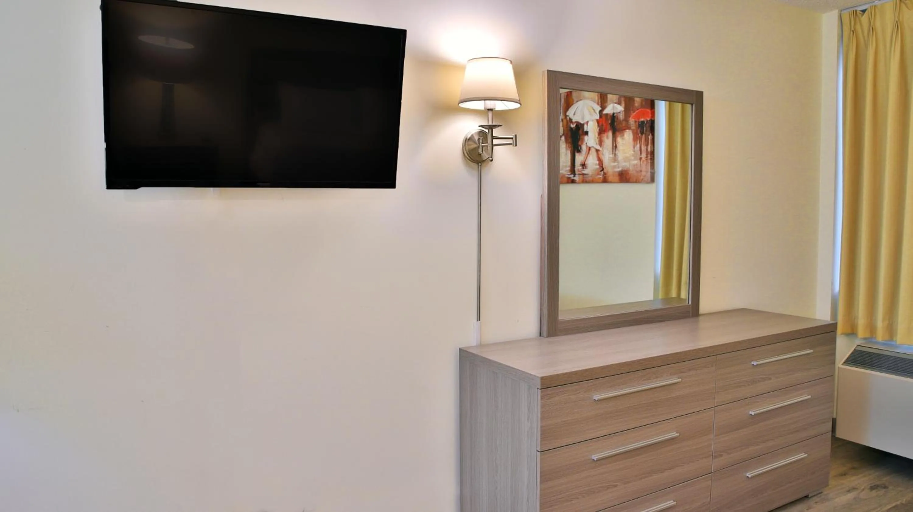 TV and multimedia in Diplomat Inn