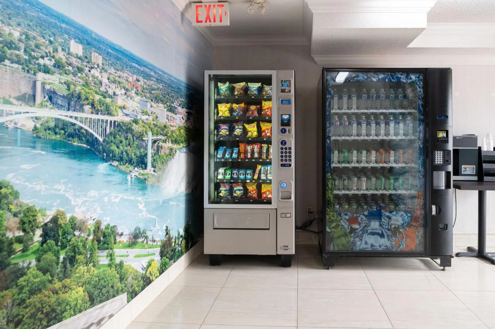 Food and drinks in Diplomat Inn