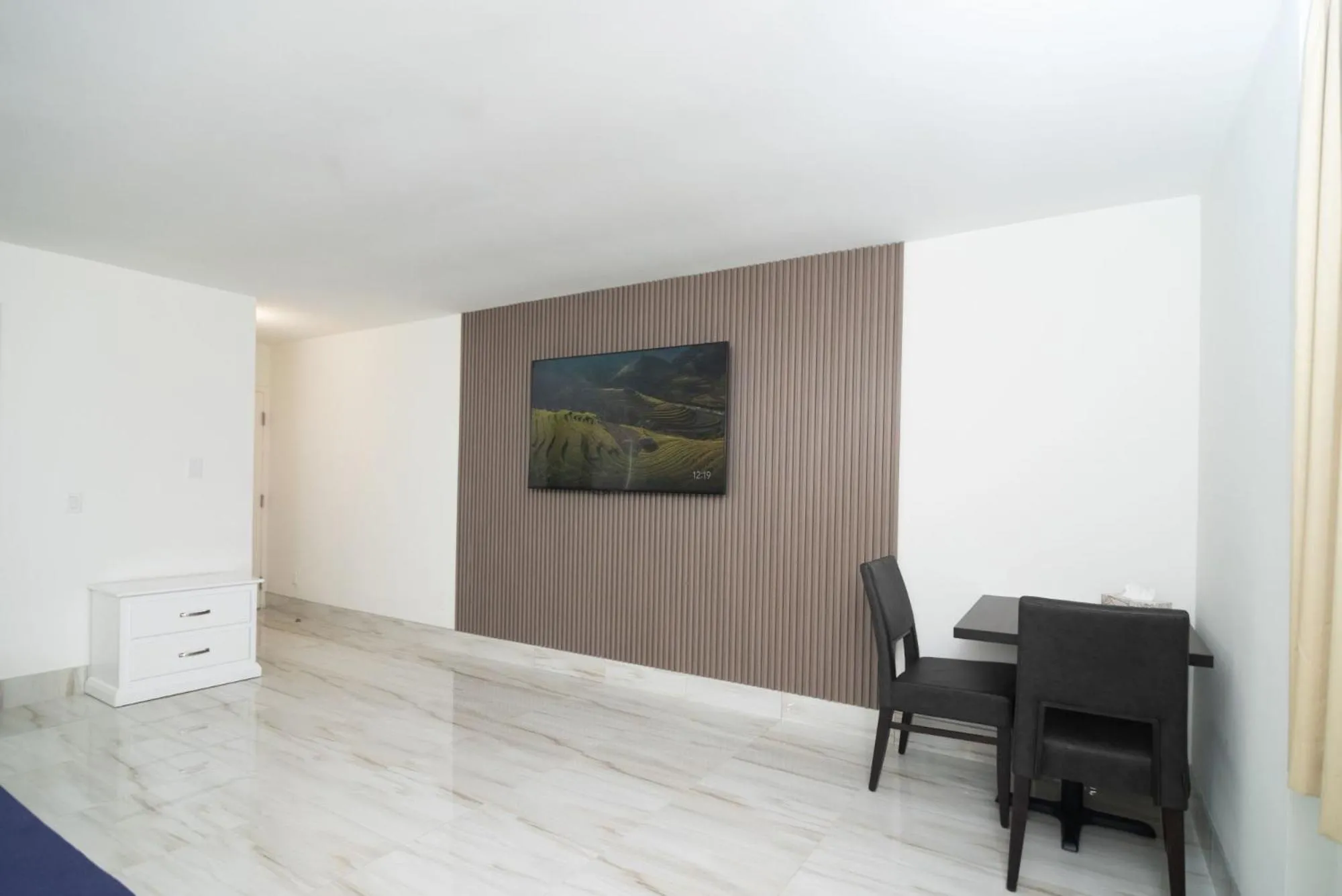 TV and multimedia in Diplomat Inn