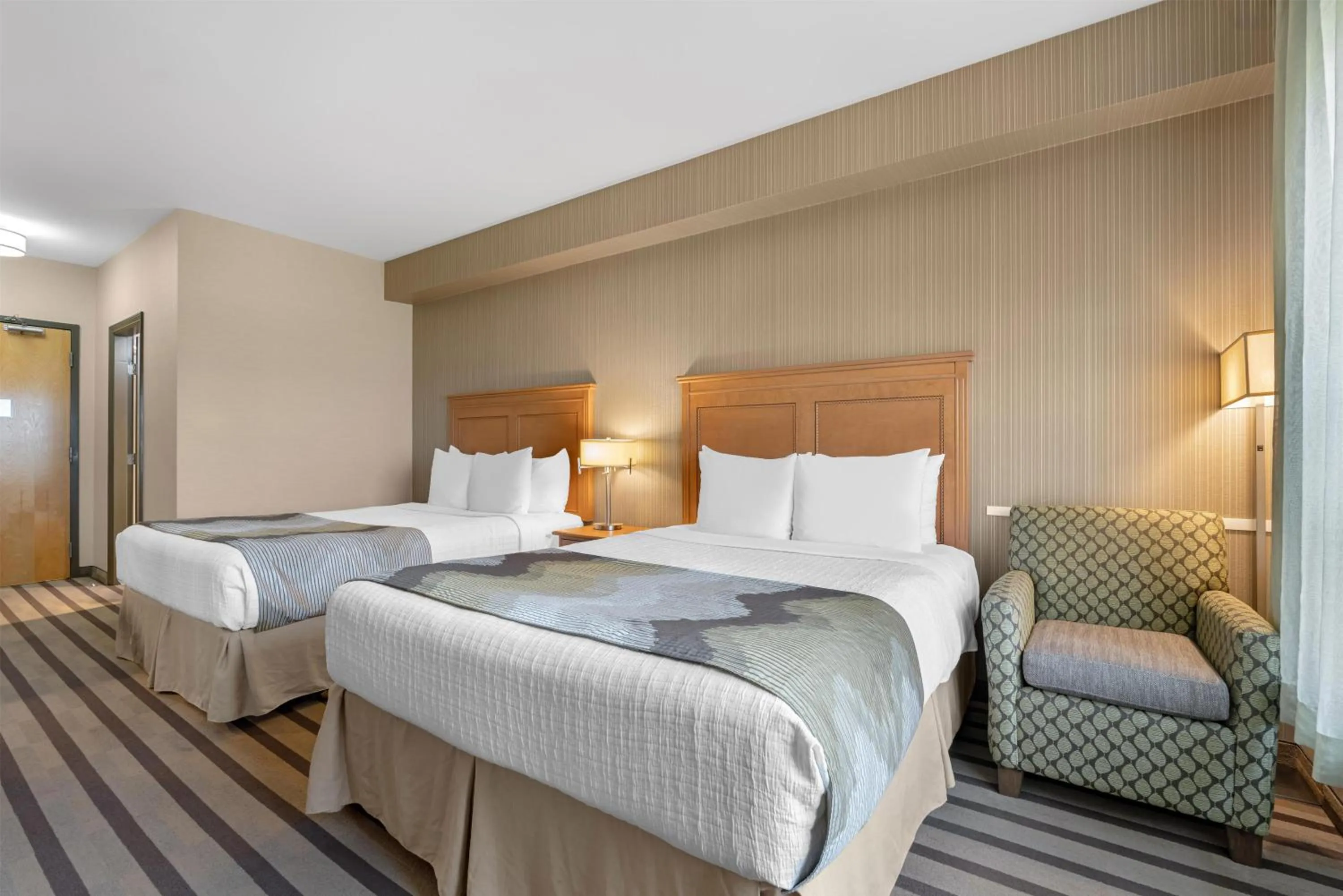 Bedroom, Bed in Best Western King George Inn & Suites