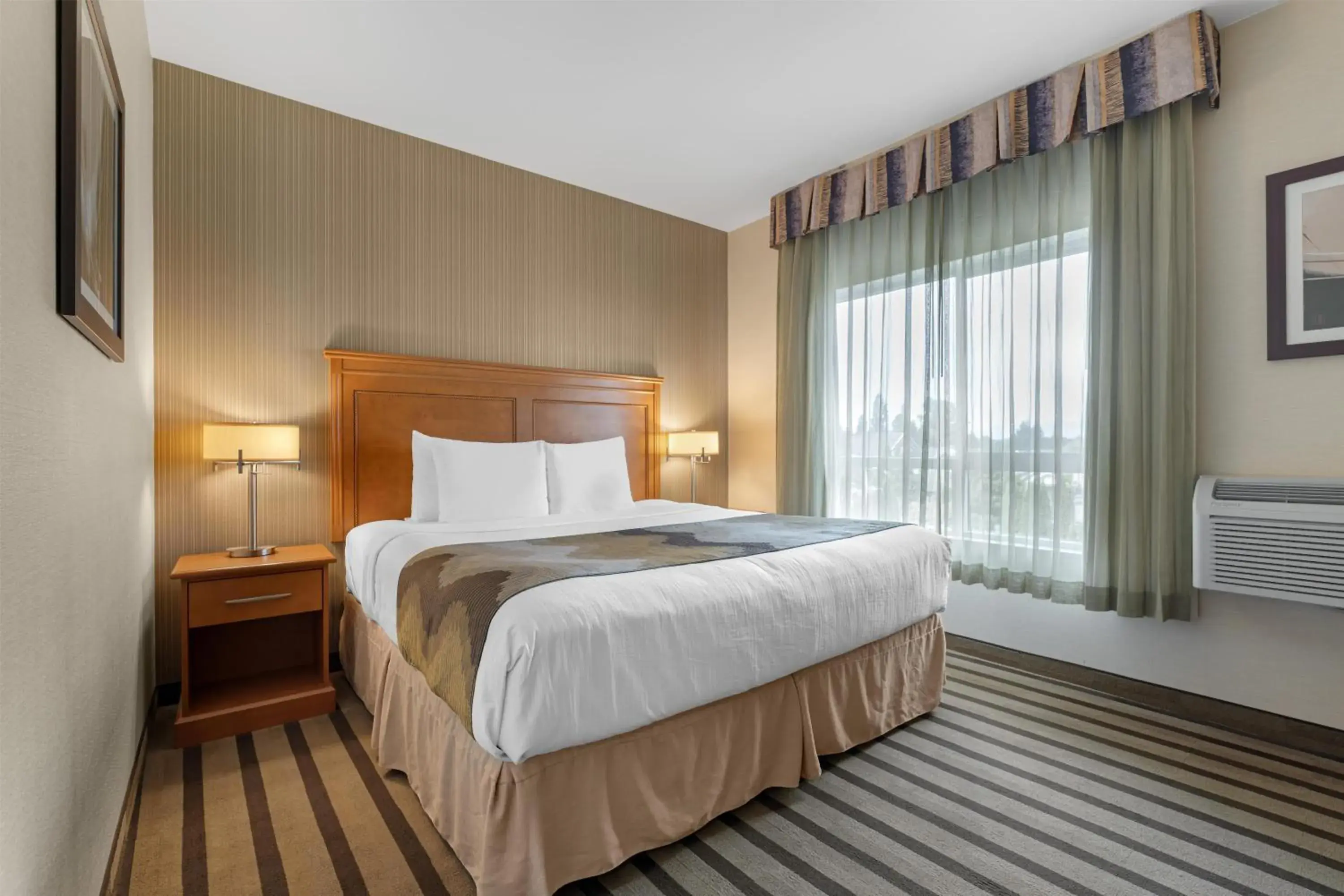 Bedroom, Bed in Best Western King George Inn & Suites Bedroom, Bed in Best Western King George Inn & Suites