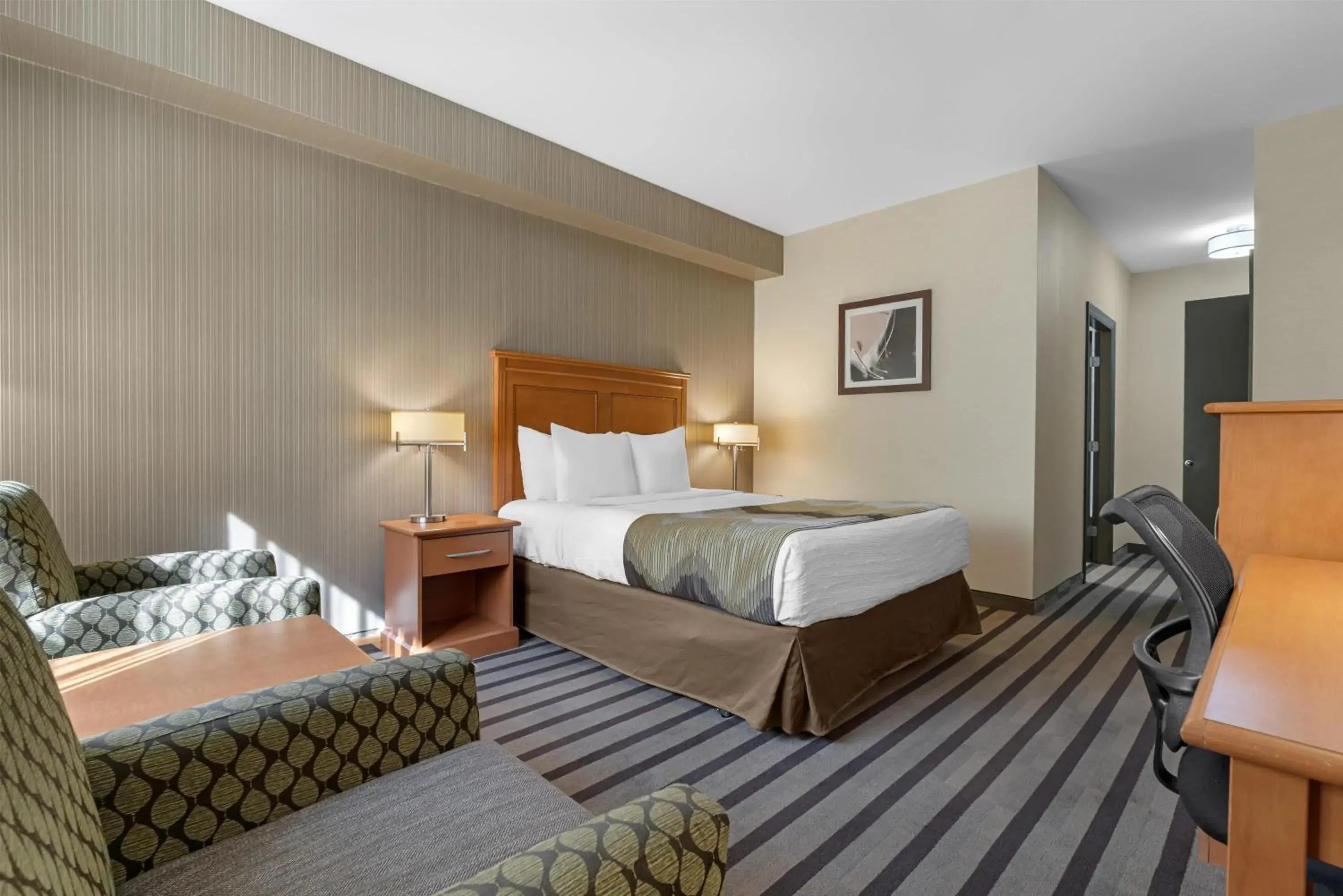 Queen Room - Disability Access in Best Western King George Inn & Suites Queen Room - Disability Access in Best Western King George Inn & Suites