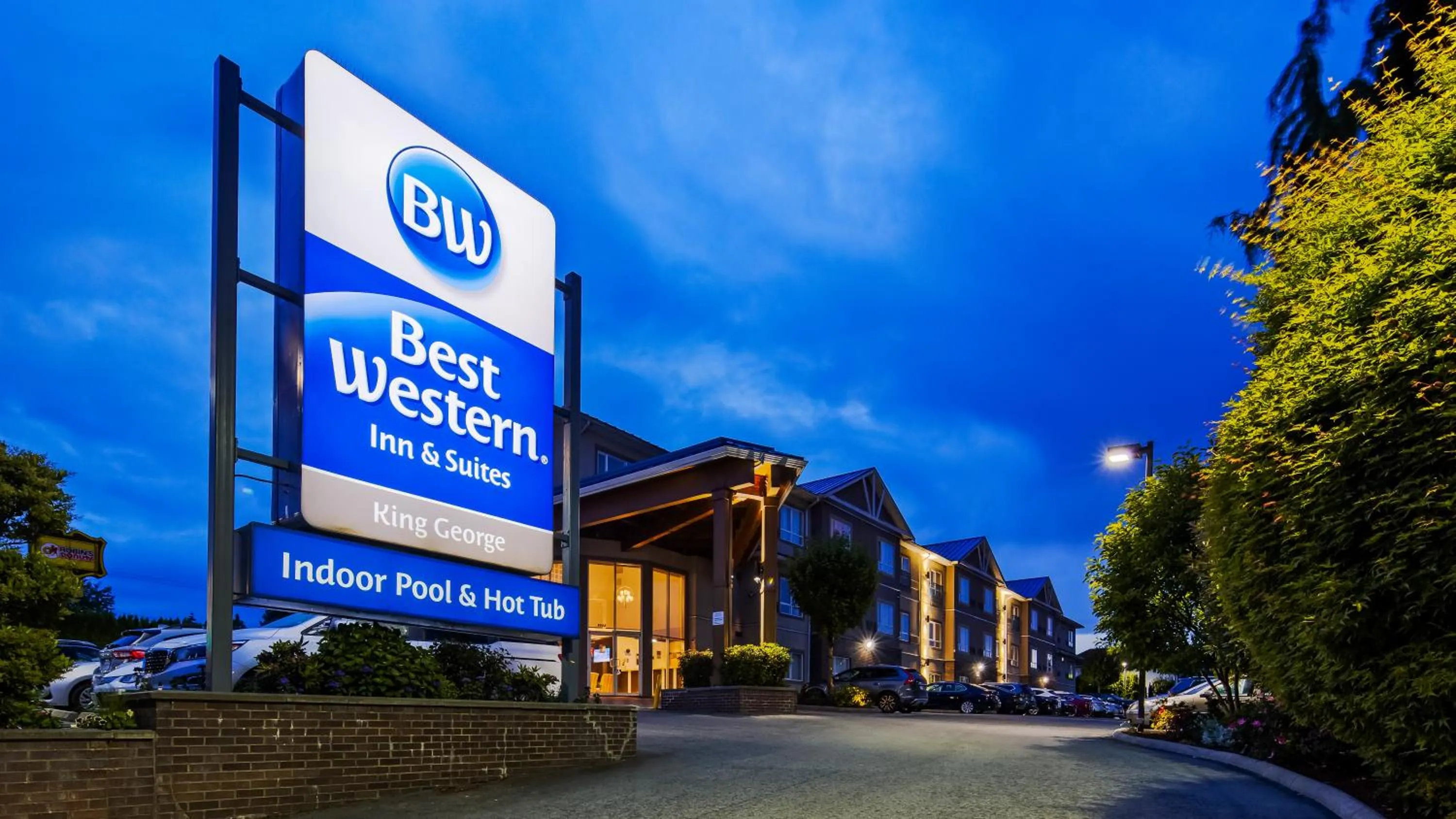 Property building in Best Western King George Inn & Suites