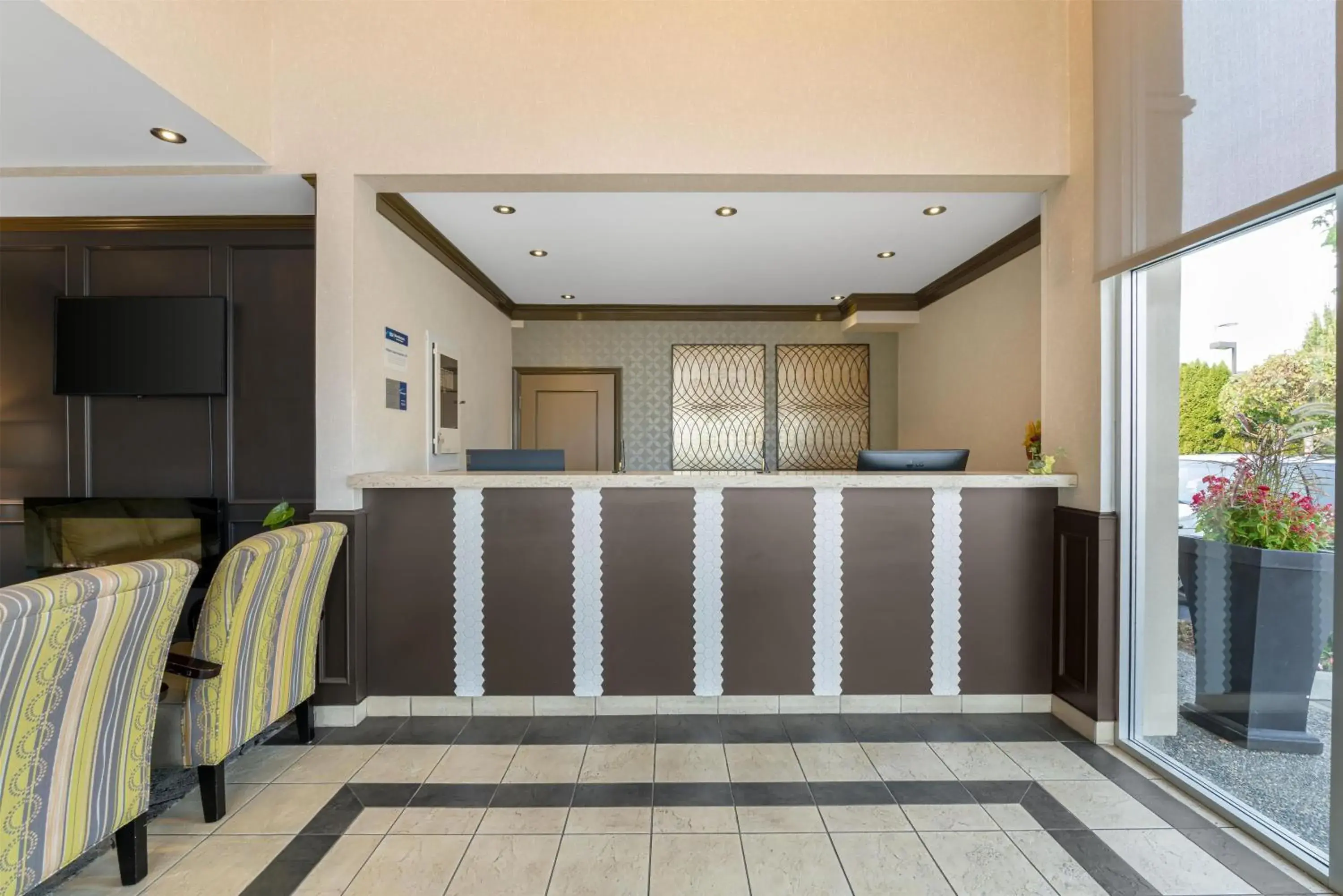 Lobby or reception in Best Western King George Inn & Suites Lobby or reception in Best Western King George Inn & Suites
